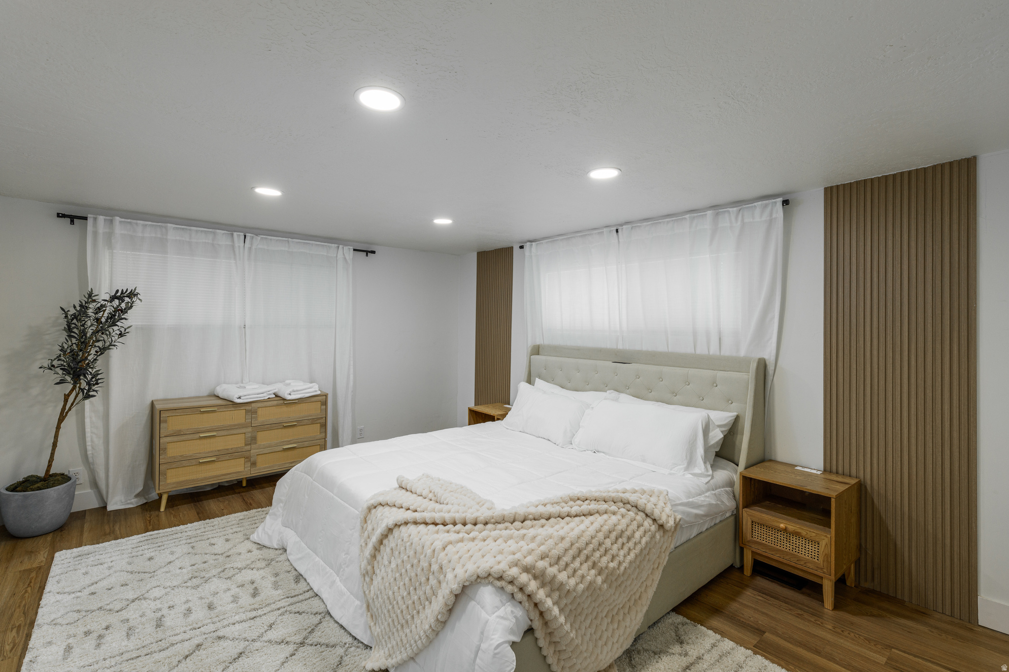 THOMPSON'S SUB - Residential