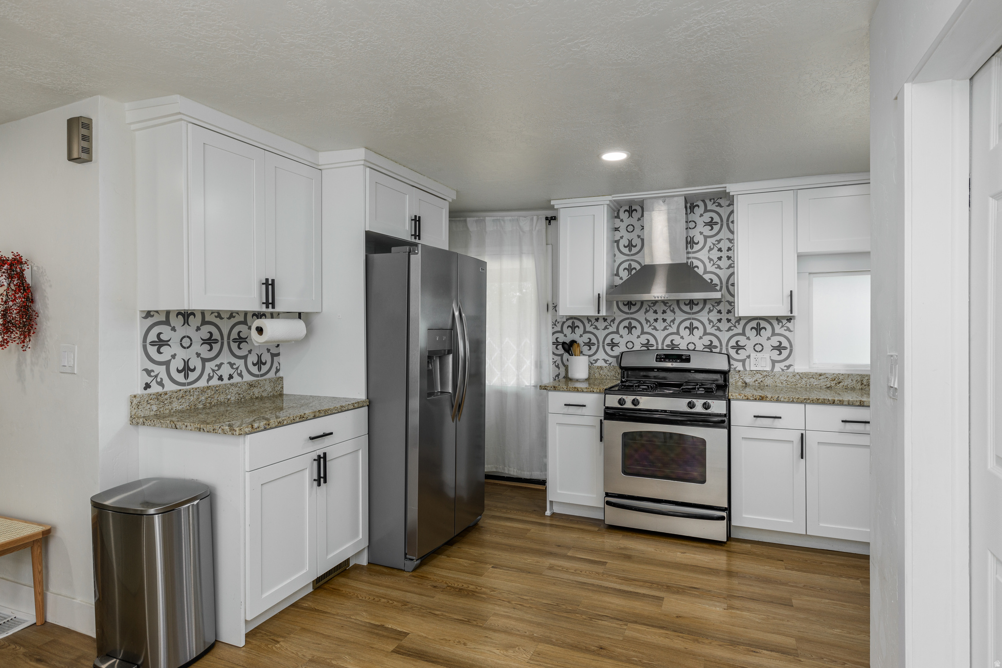 THOMPSON'S SUB - Residential