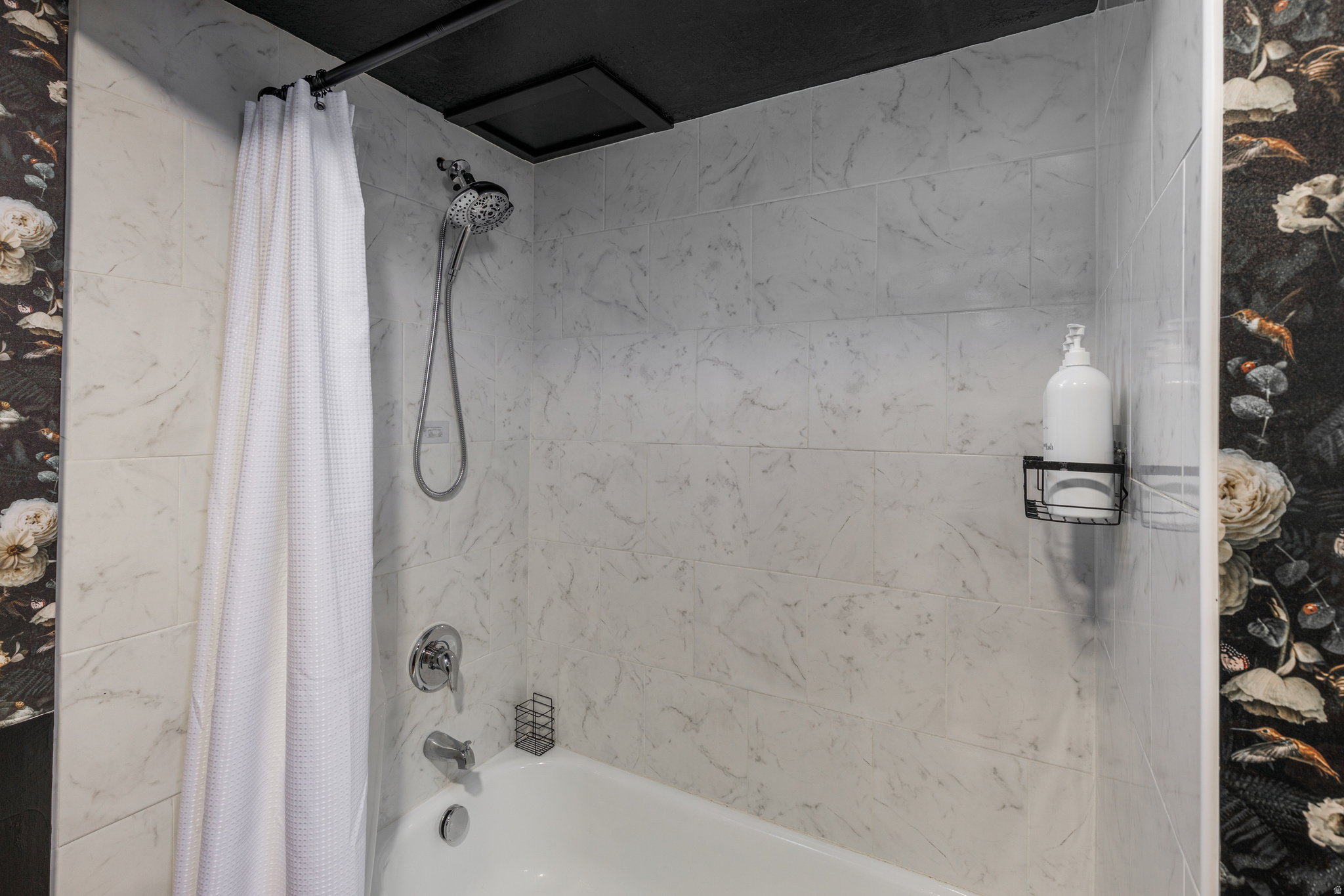 THOMPSON'S SUB - Residential