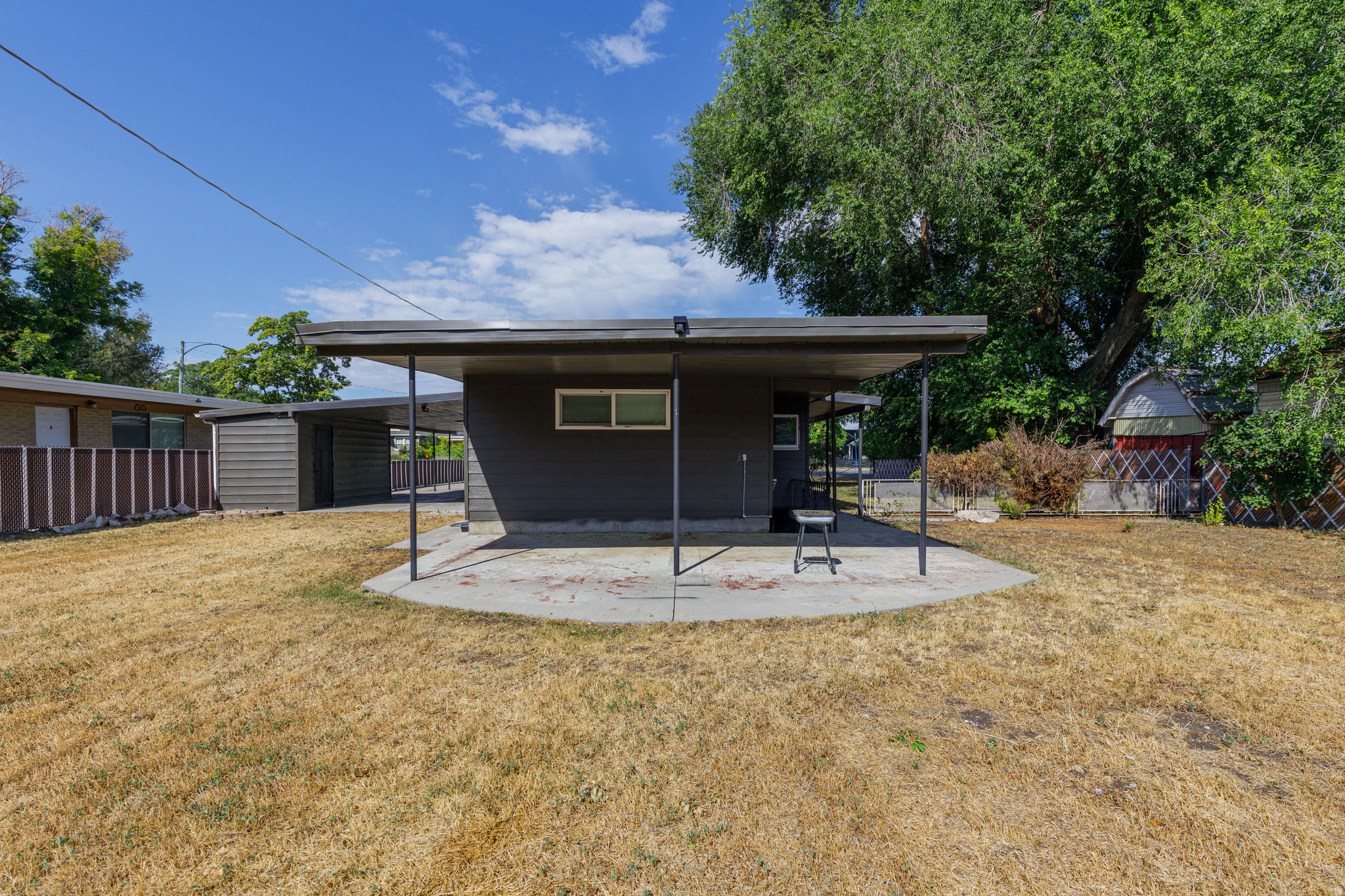 THOMPSON'S SUB - Residential