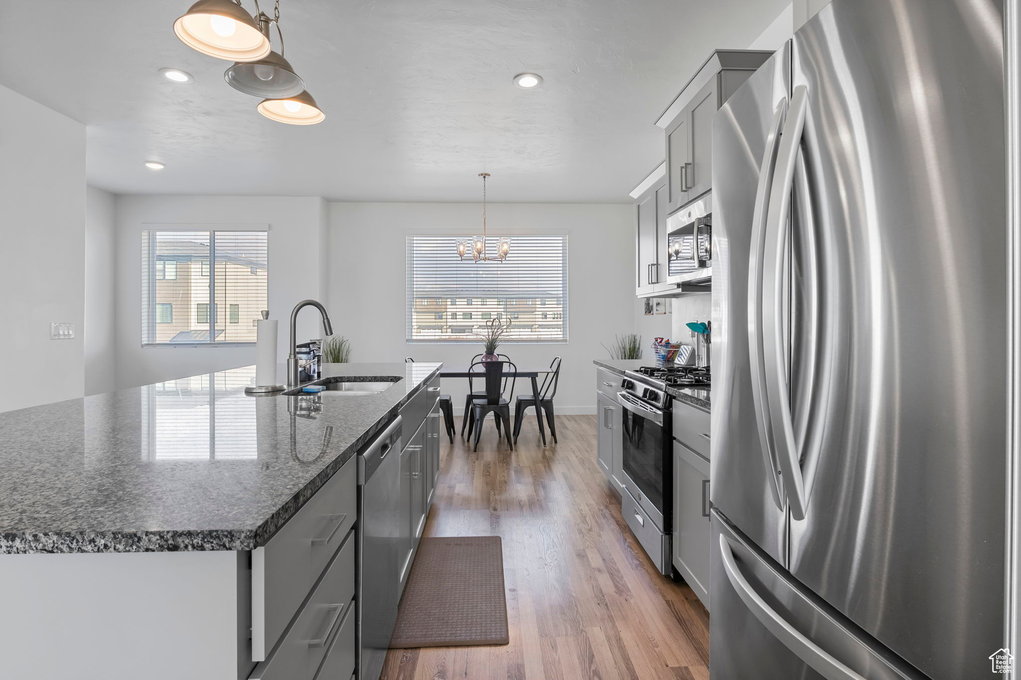 LAKESHORE LANDING - Residential