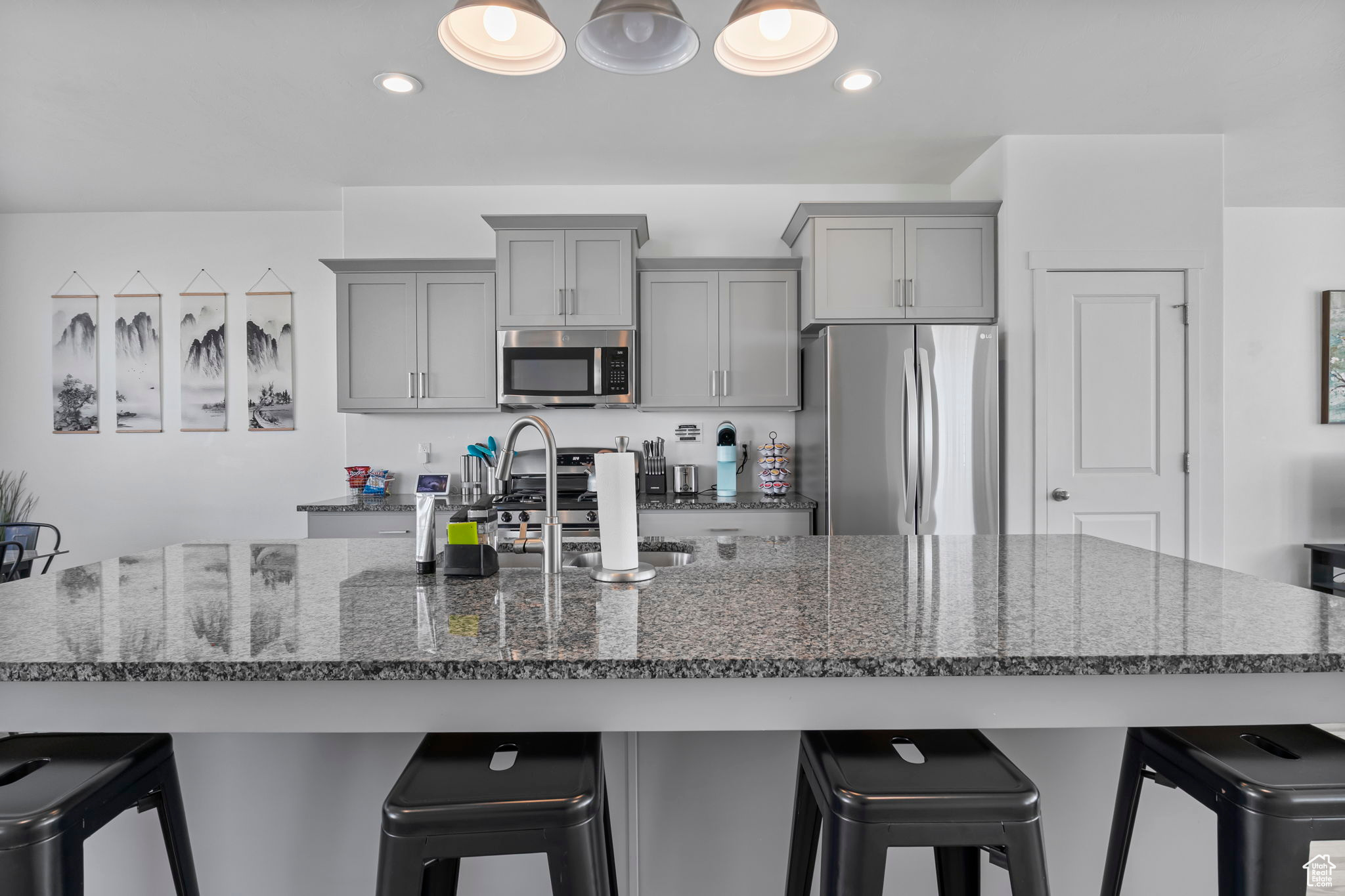 LAKESHORE LANDING - Residential