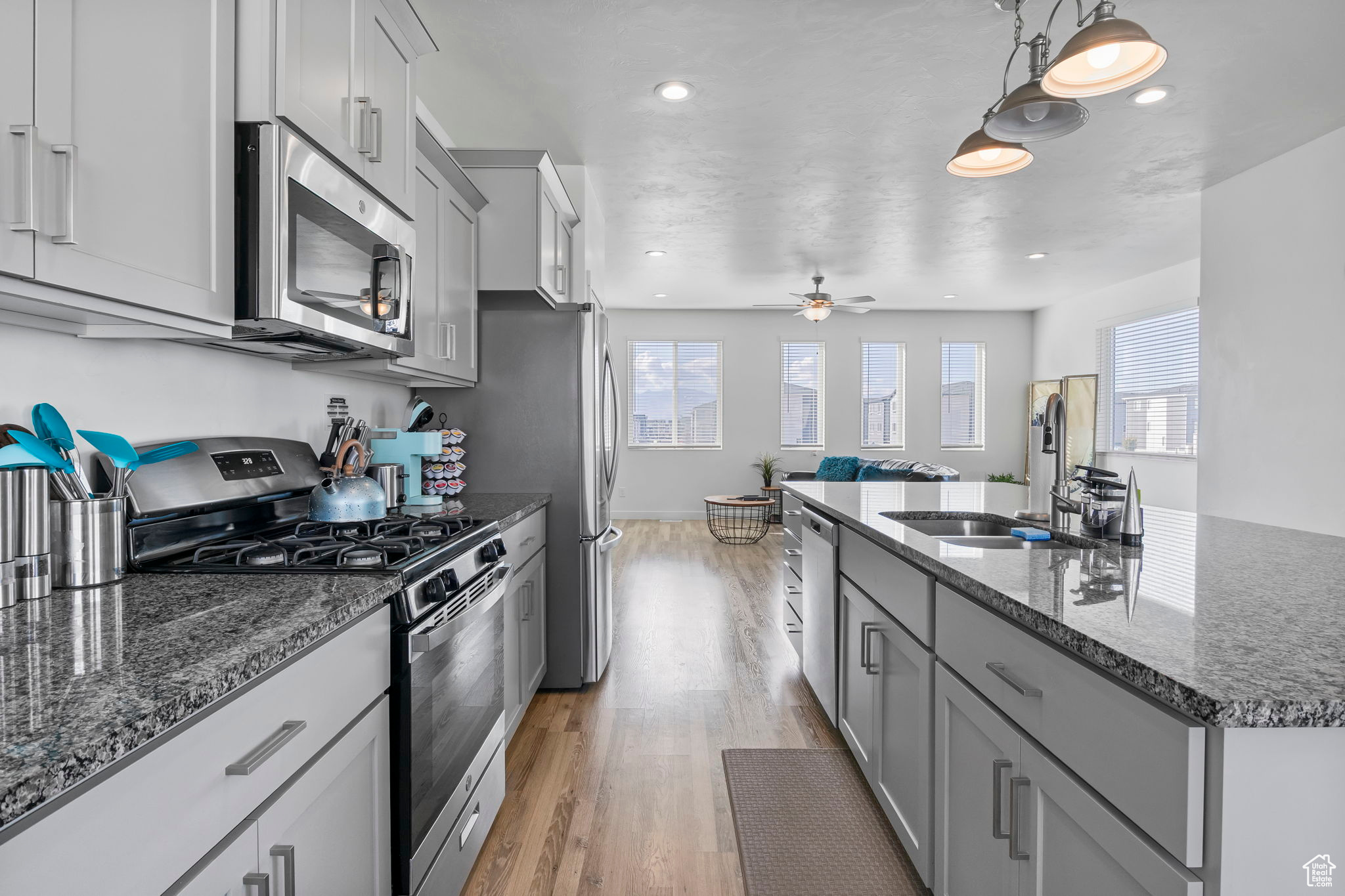 LAKESHORE LANDING - Residential