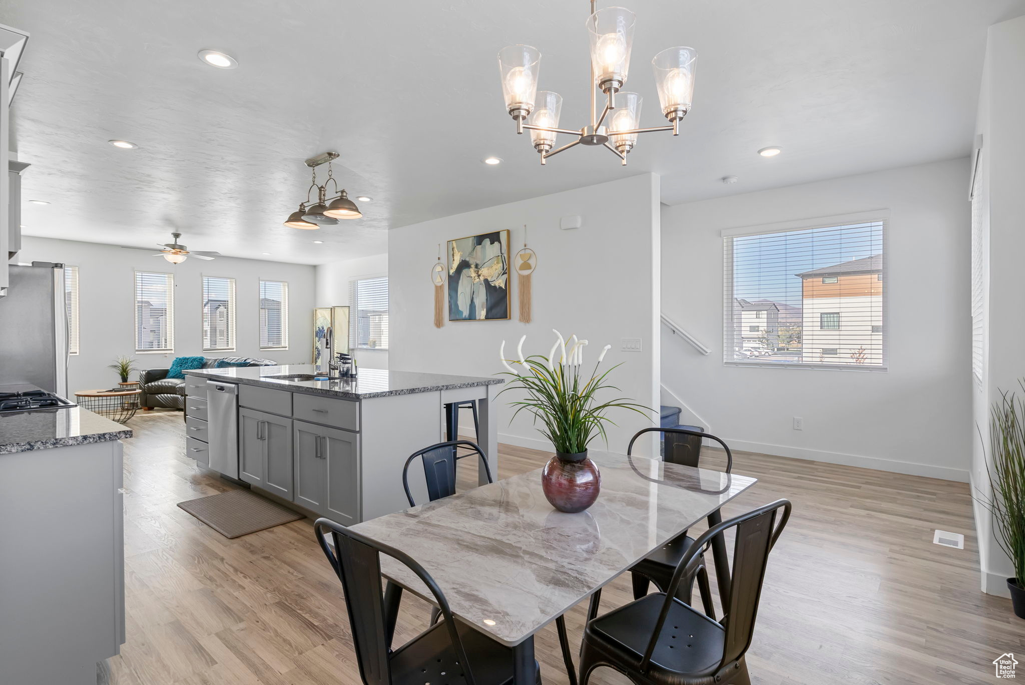 LAKESHORE LANDING - Residential