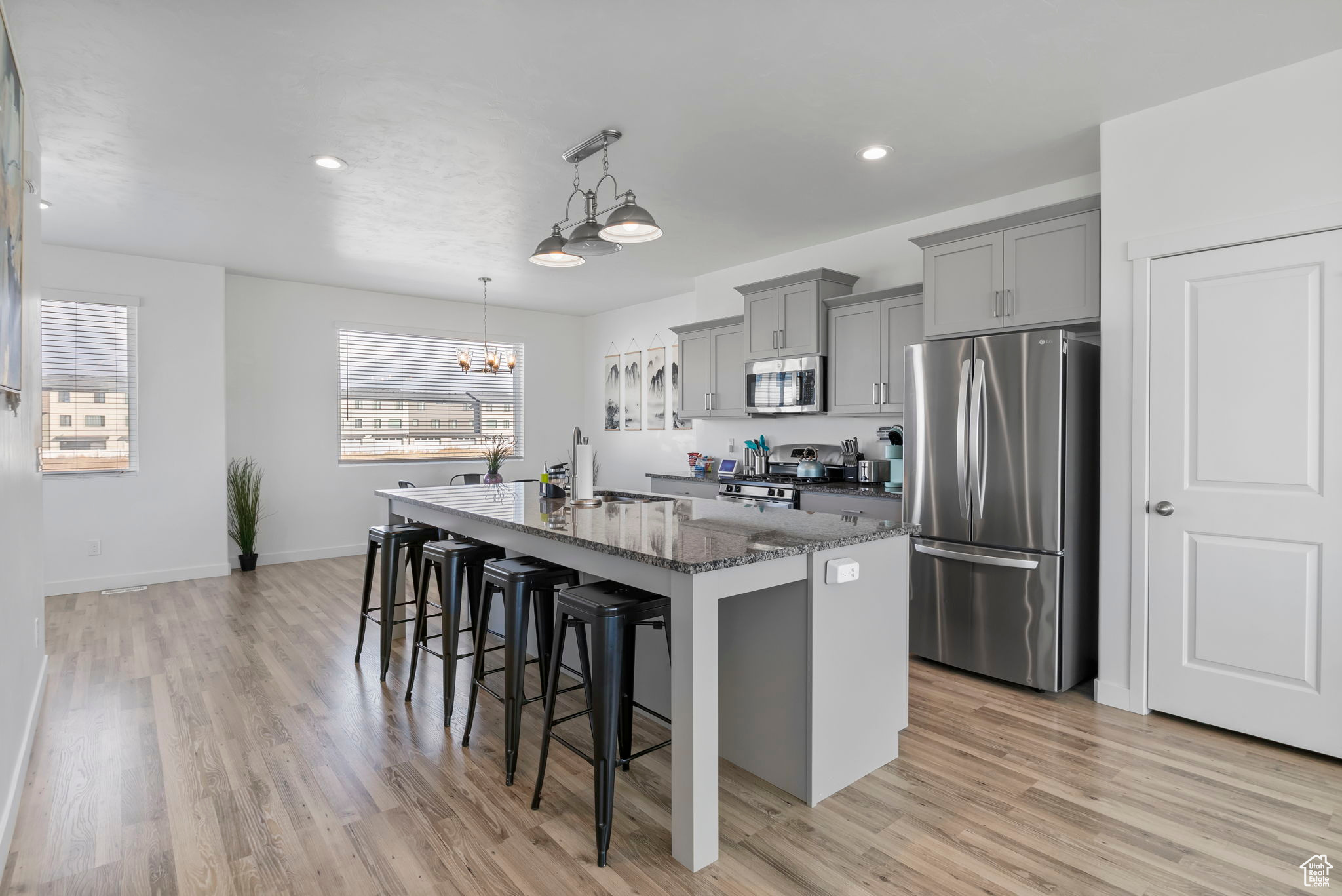 LAKESHORE LANDING - Residential