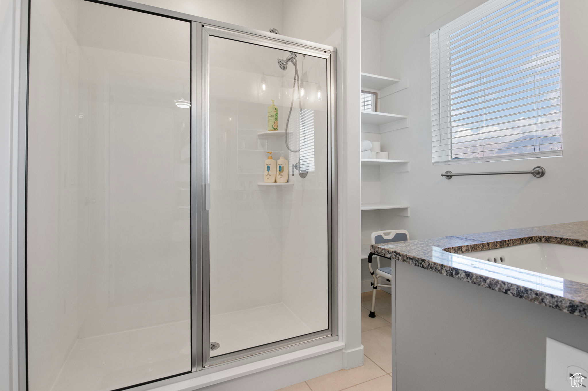 LAKESHORE LANDING - Residential