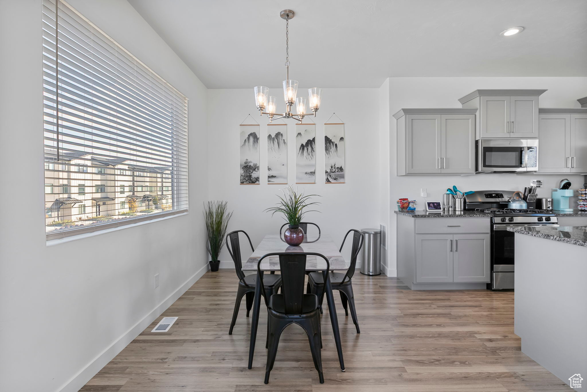 LAKESHORE LANDING - Residential