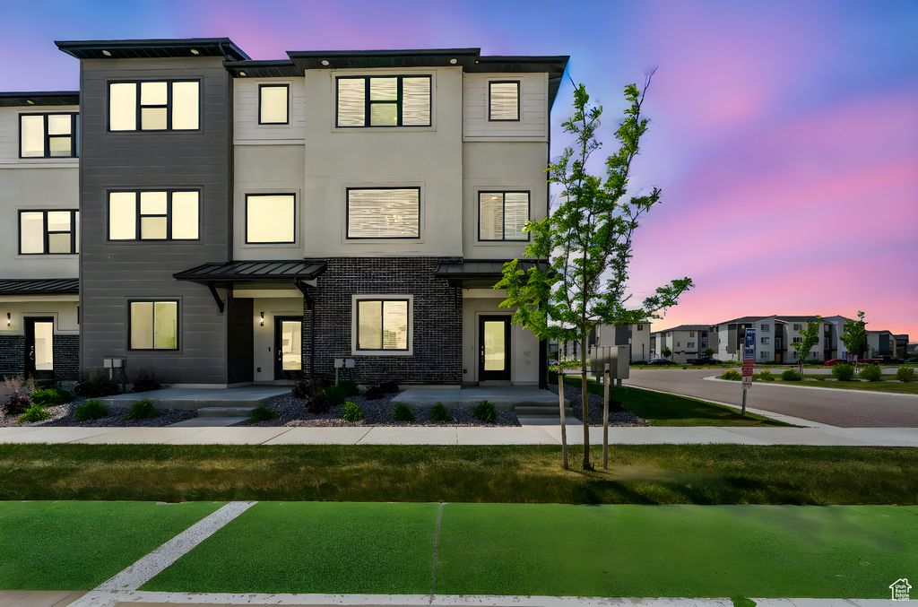 Photo of 424 S 900 W, American Fork, UT 84003 (MLS # 2119561)
