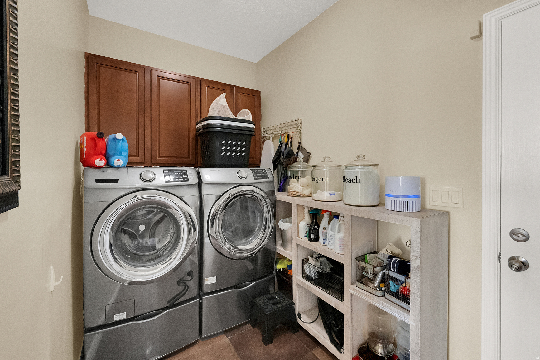 HIGHLAND HILLS - Residential