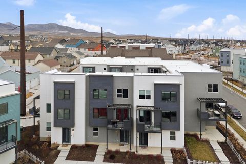 Tiny photo for 11358 S WILLOW WALK DR, South Jordan, UT 84009 (MLS # 2142028)