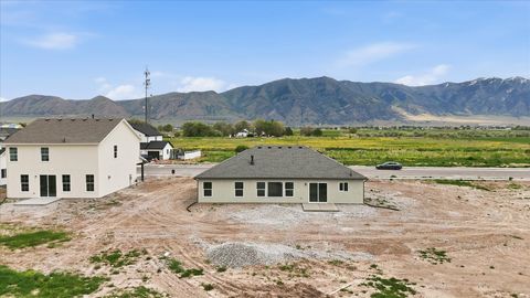 Tiny photo for 1404 S 110 W, Tremonton, UT 84337 (MLS # 2158019)