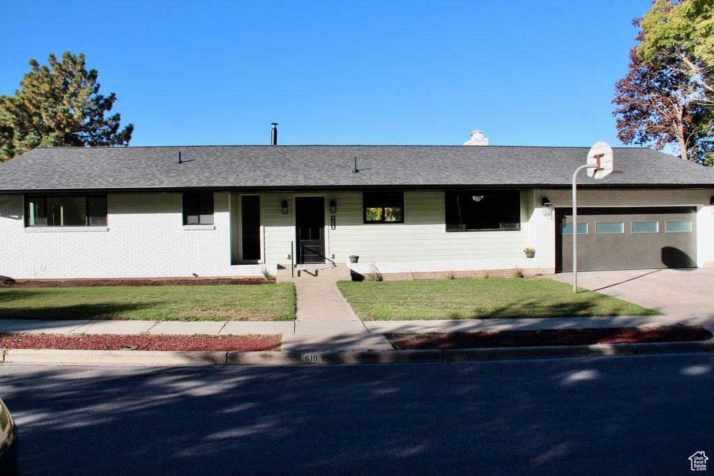 Photo of 610 S 800 E, Centerville, UT 84014 (MLS # 2119287)