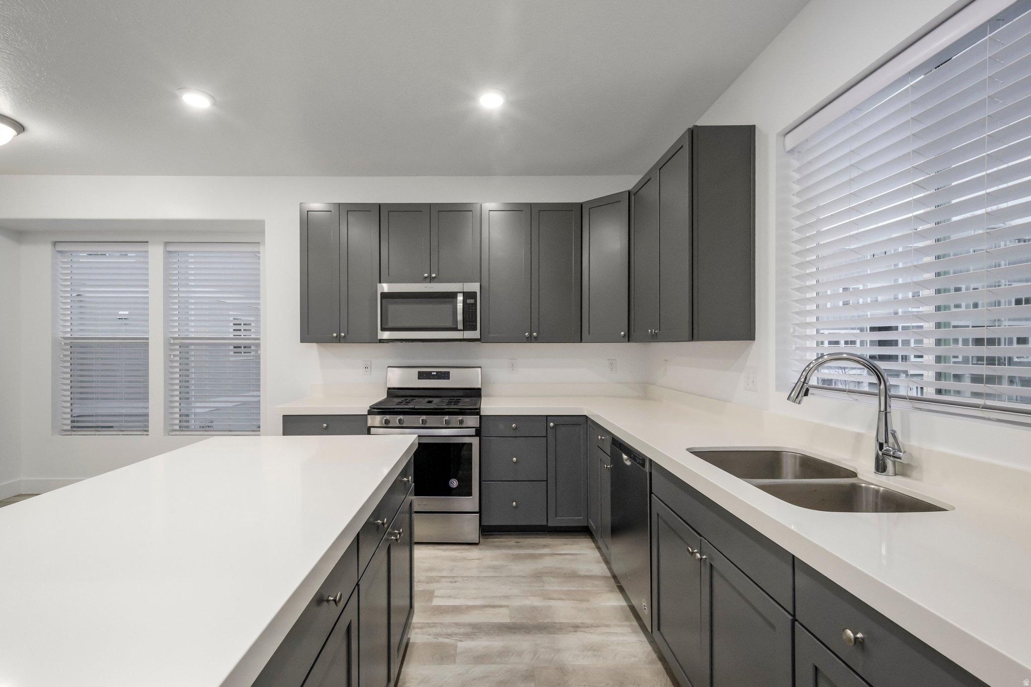 GRANTON SQUARE - Residential