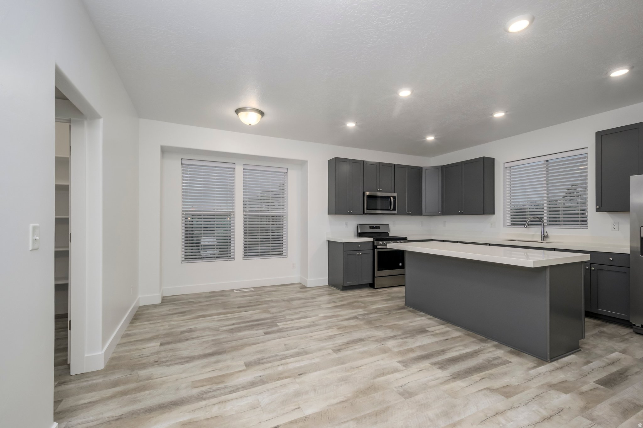 GRANTON SQUARE - Residential