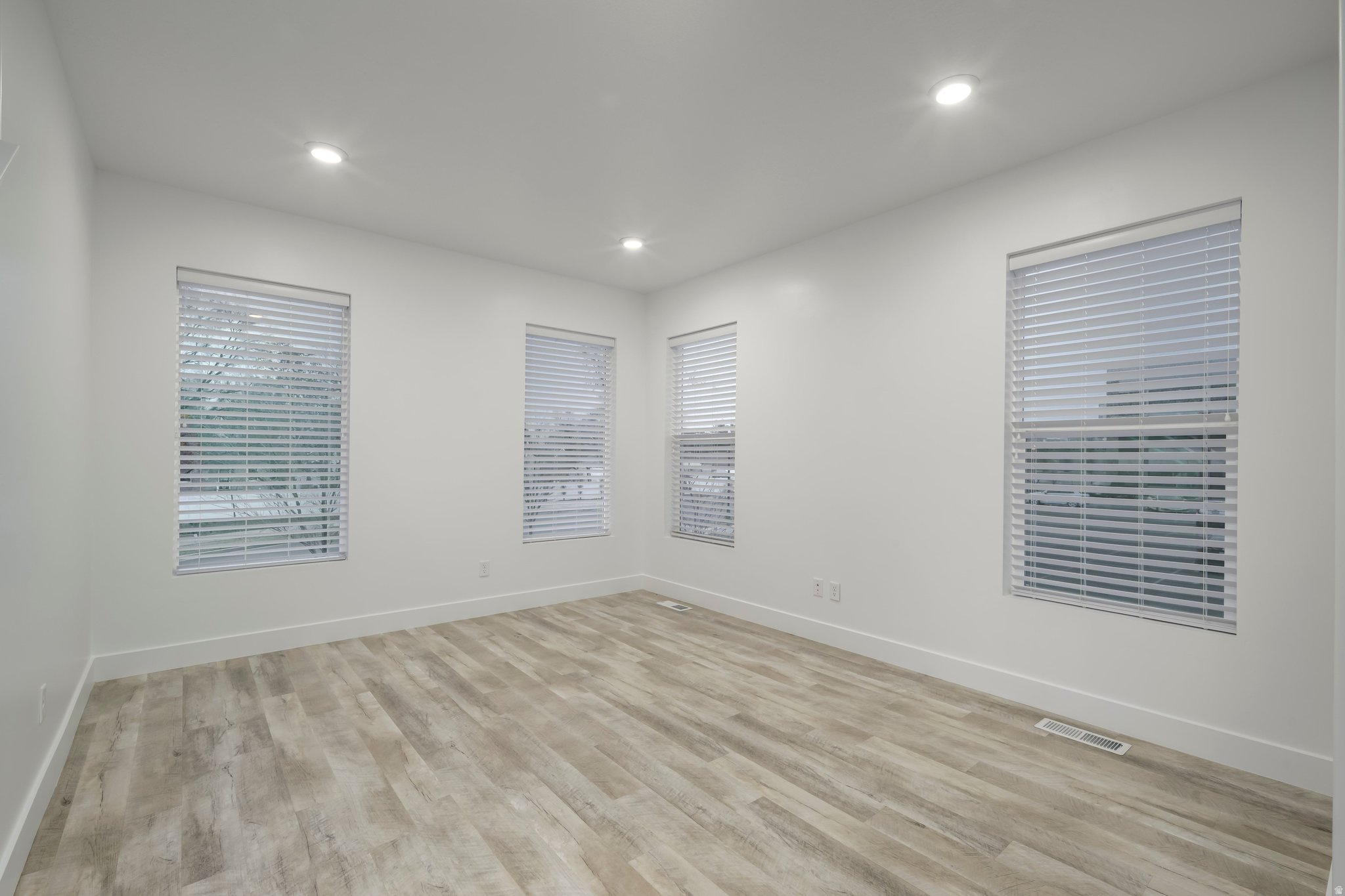 GRANTON SQUARE - Residential