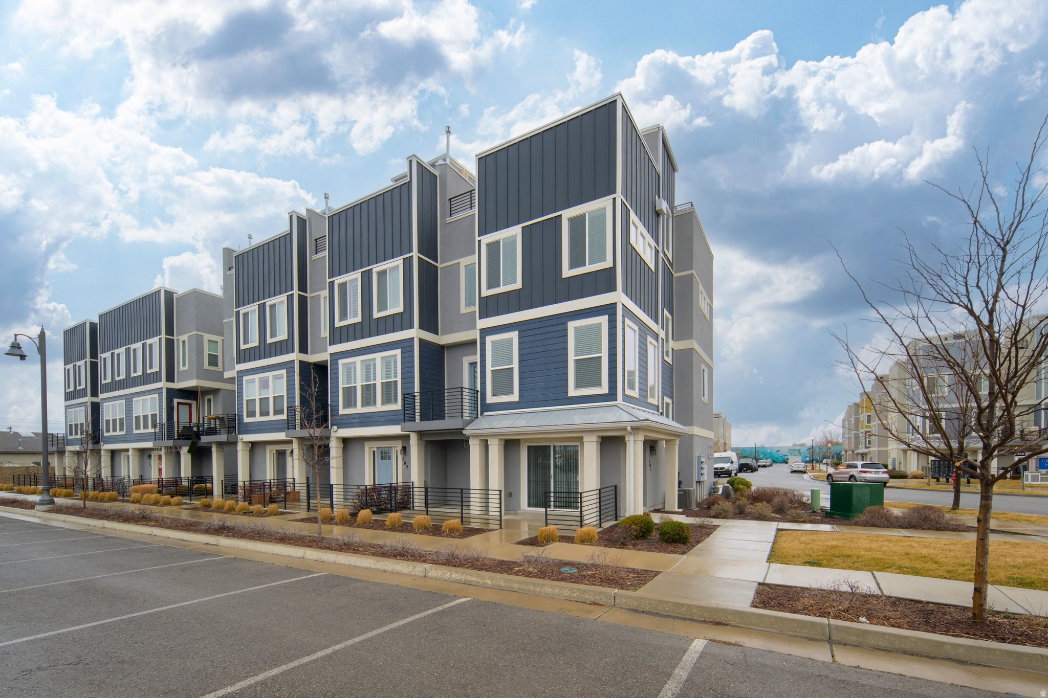 GRANTON SQUARE - Residential