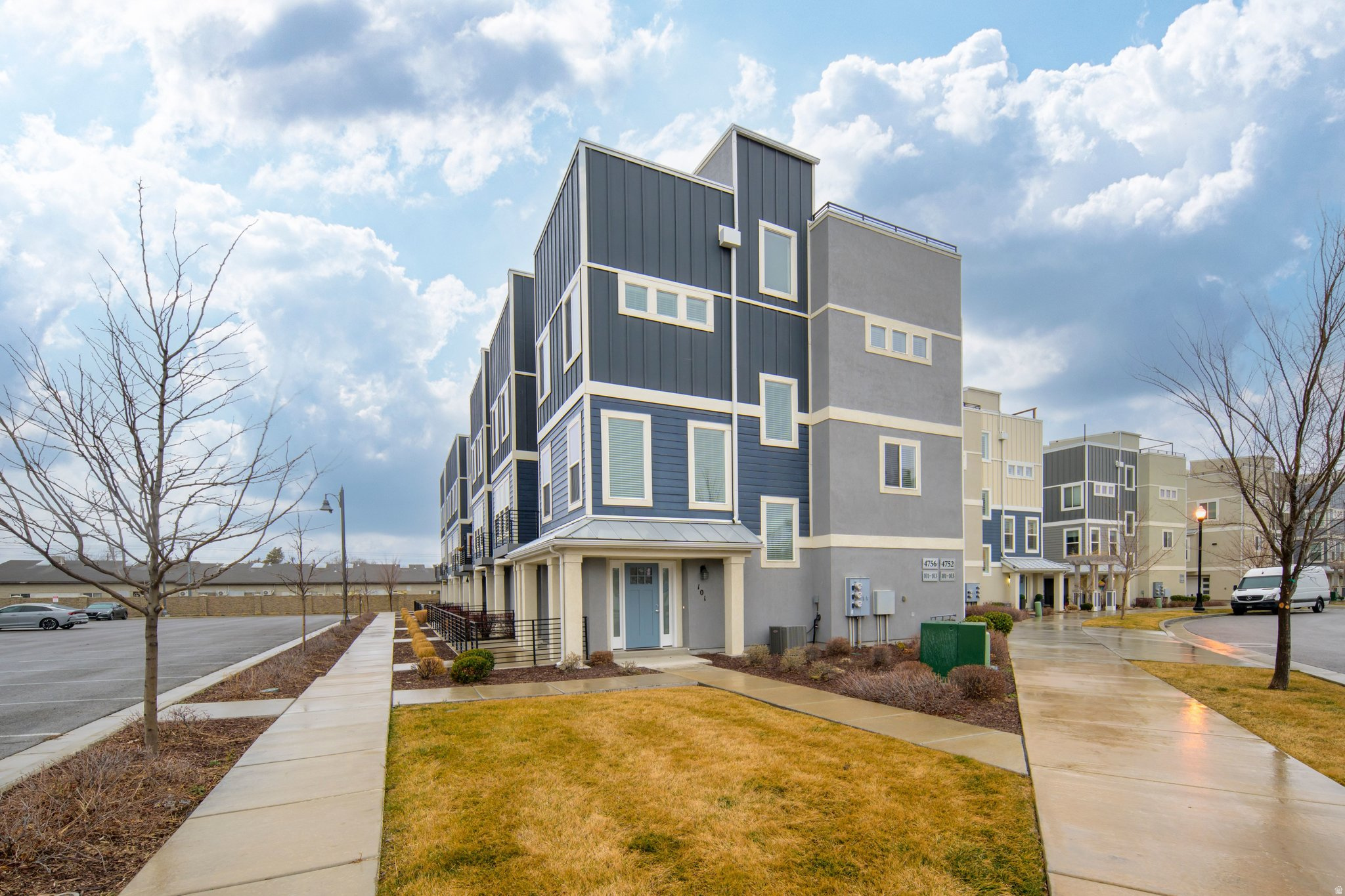 GRANTON SQUARE - Residential