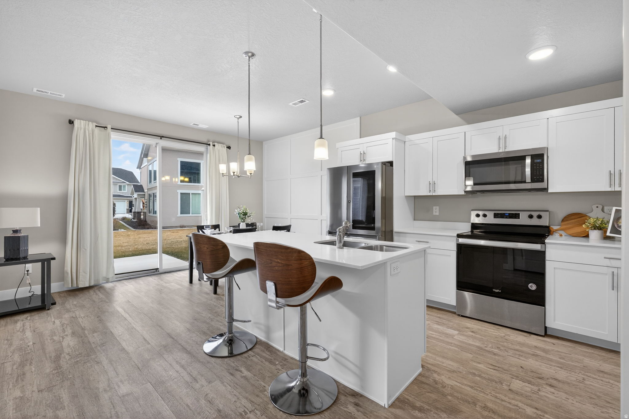 LAKEVIEW - Residential