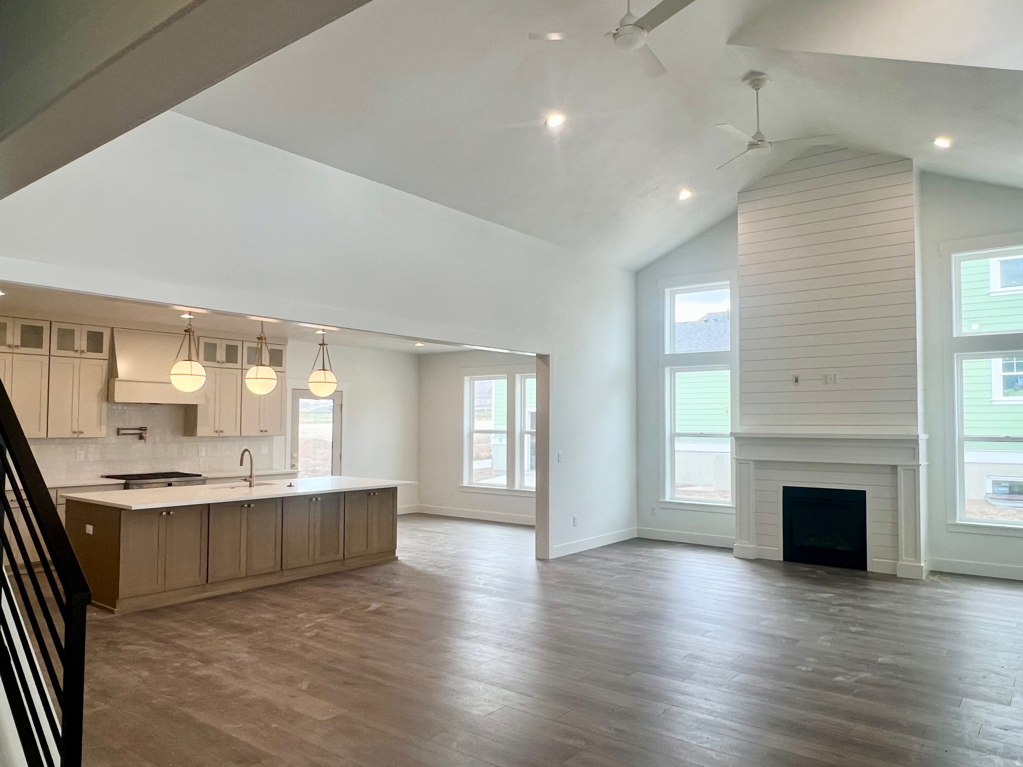 DAYBREAK - Residential