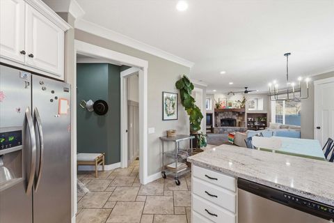 Tiny photo for 576 N 100 E, Springville, UT 84663 (MLS # 2132475)