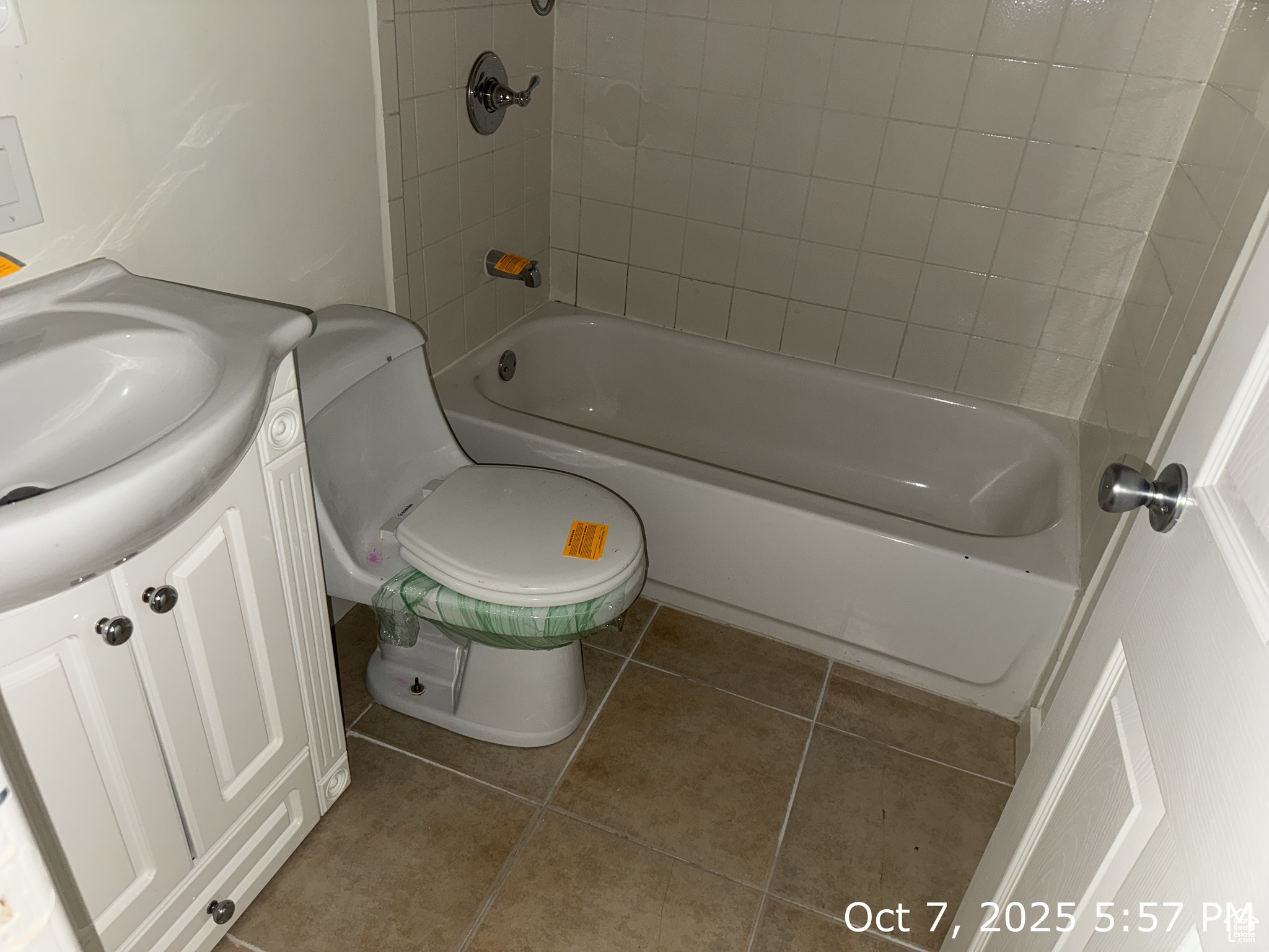 CANYON ROAD - Residential