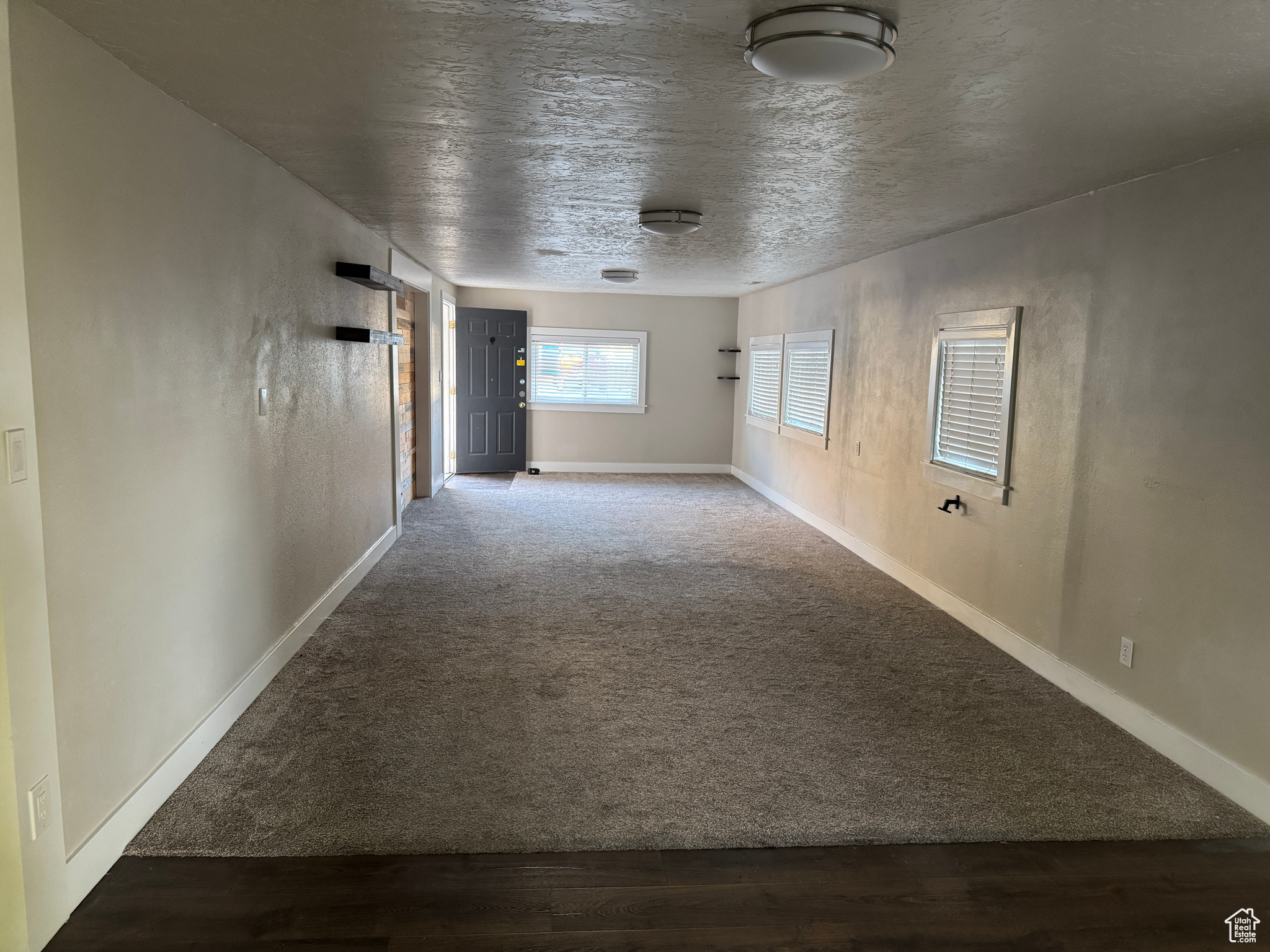 CANYON ROAD - Residential