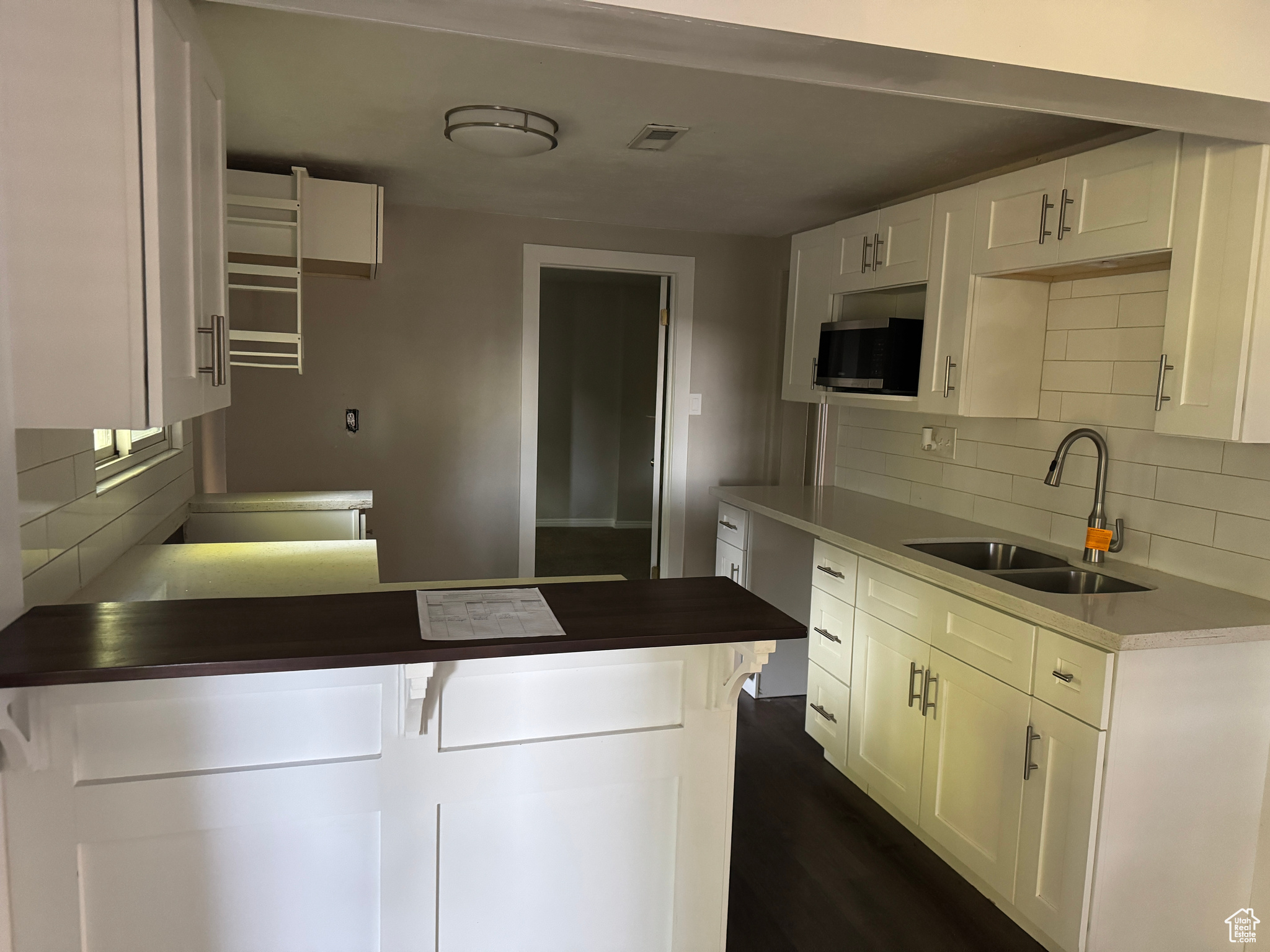 CANYON ROAD - Residential