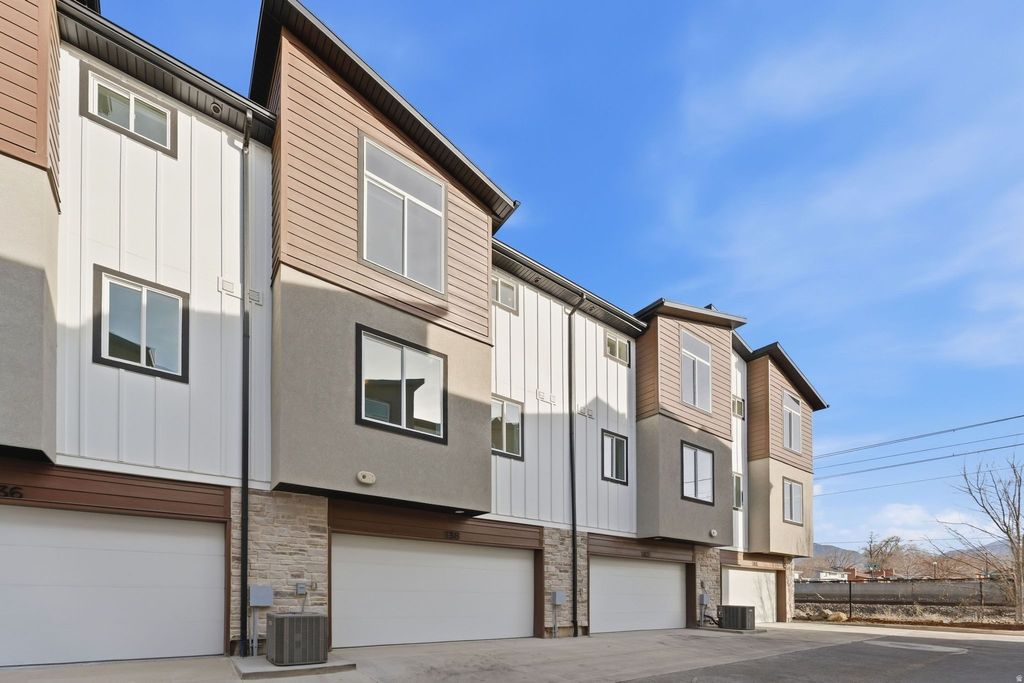 Photo of 138 CHAMBORD CT E, Sandy, UT 84070 (MLS # 2133018)