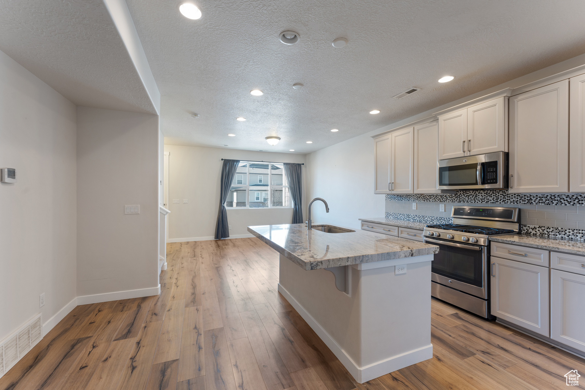 44 N Jackson Ave, Farmington, Utah image 8