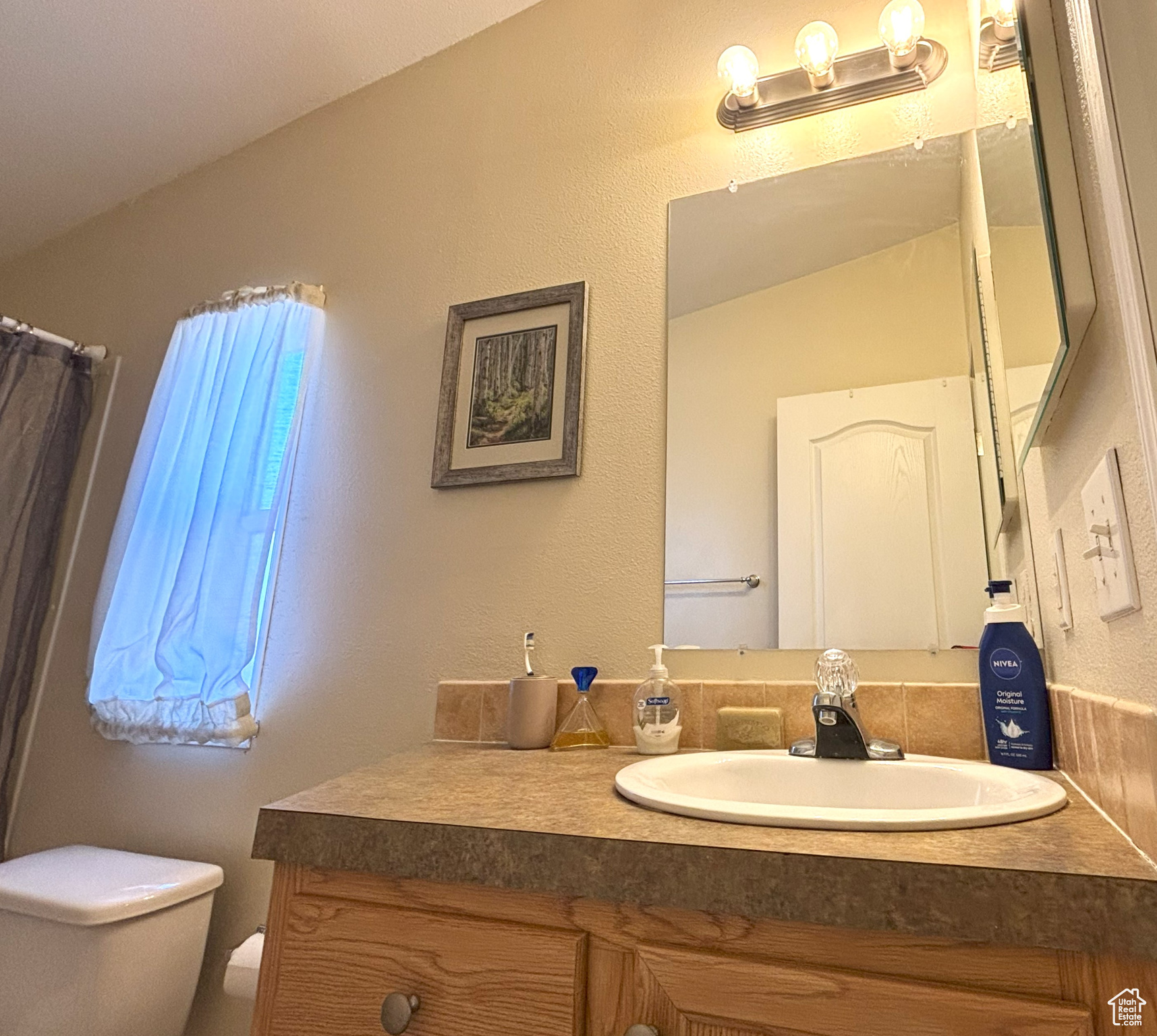 Moab, Utah 84532, United States, 3 Bedrooms Bedrooms, ,2 BathroomsBathrooms,Residential,Active,147743