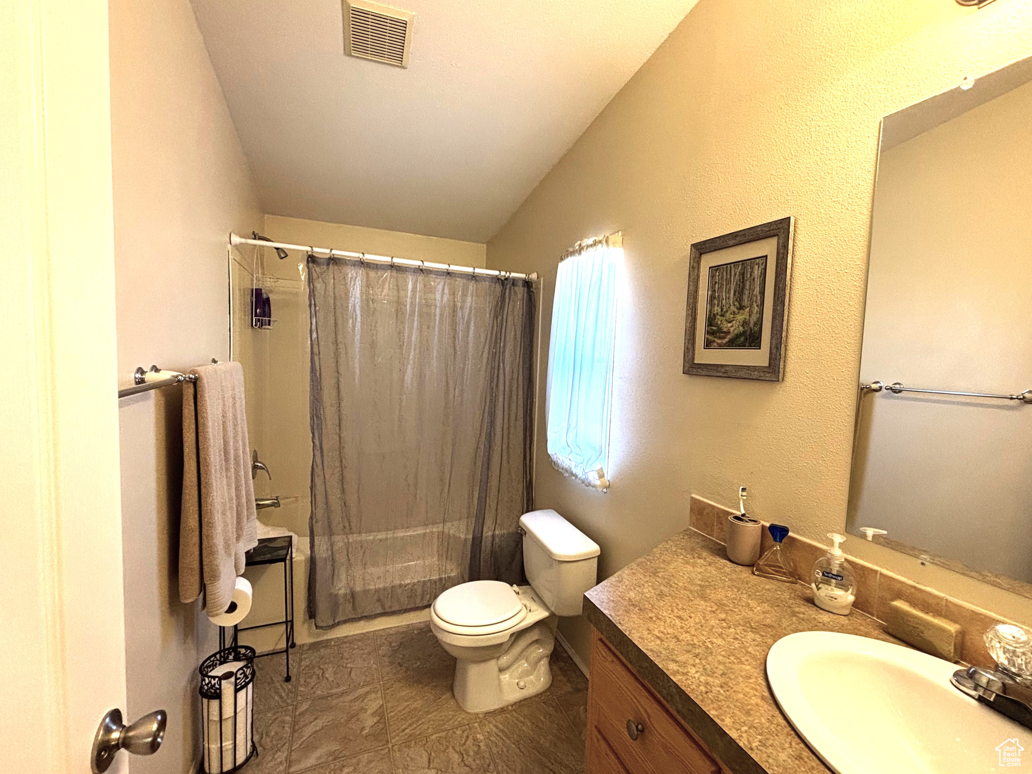 Moab, Utah 84532, United States, 3 Bedrooms Bedrooms, ,2 BathroomsBathrooms,Residential,Active,147743