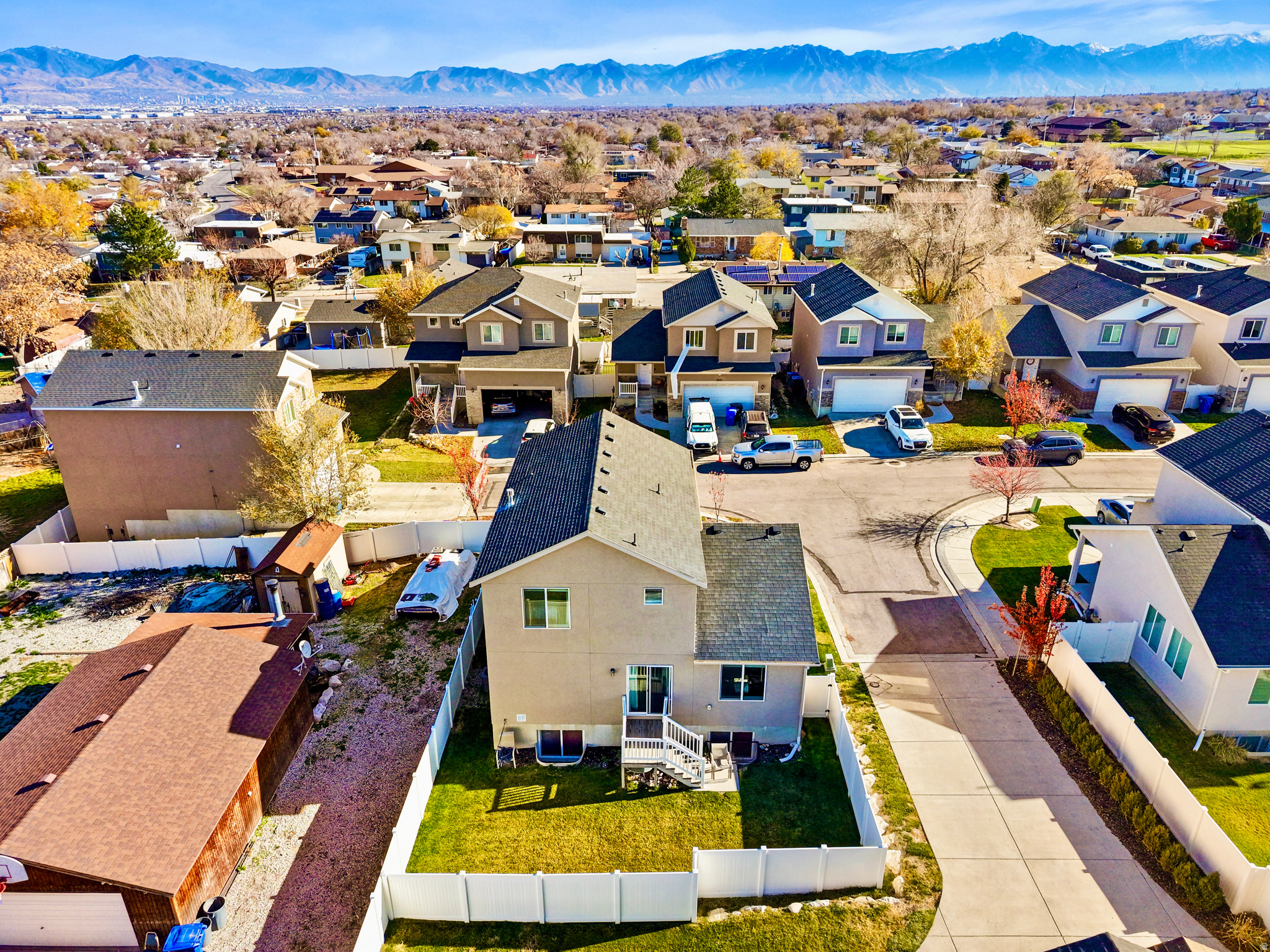 WINDSOR ESTATES - Residential