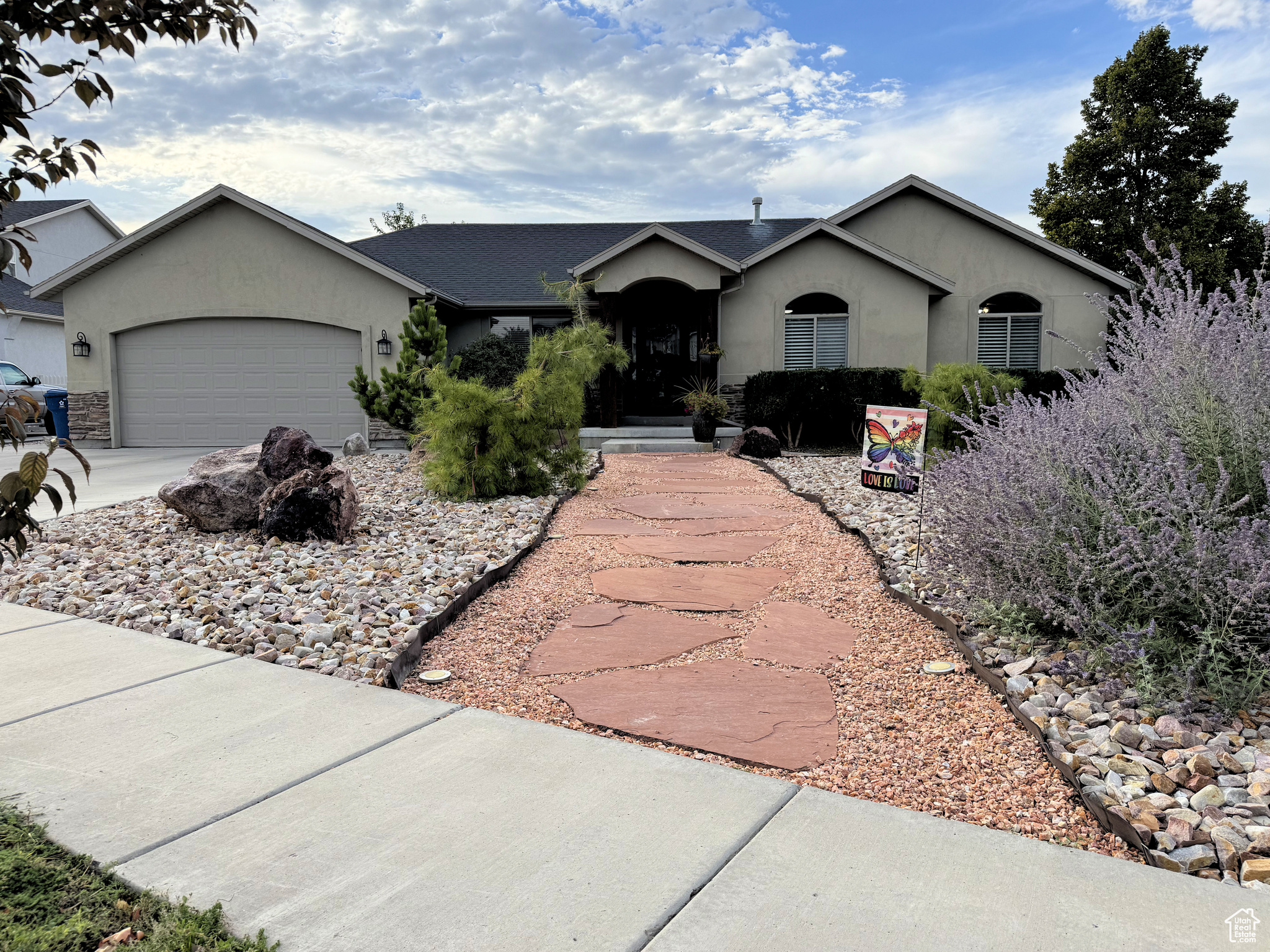 57 FAIRWAY DR