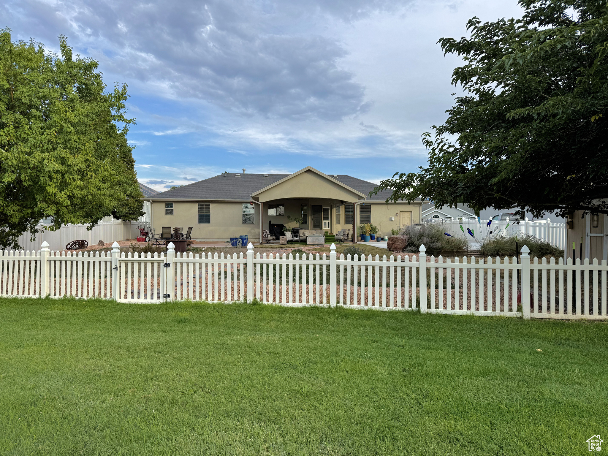 57 FAIRWAY DR
