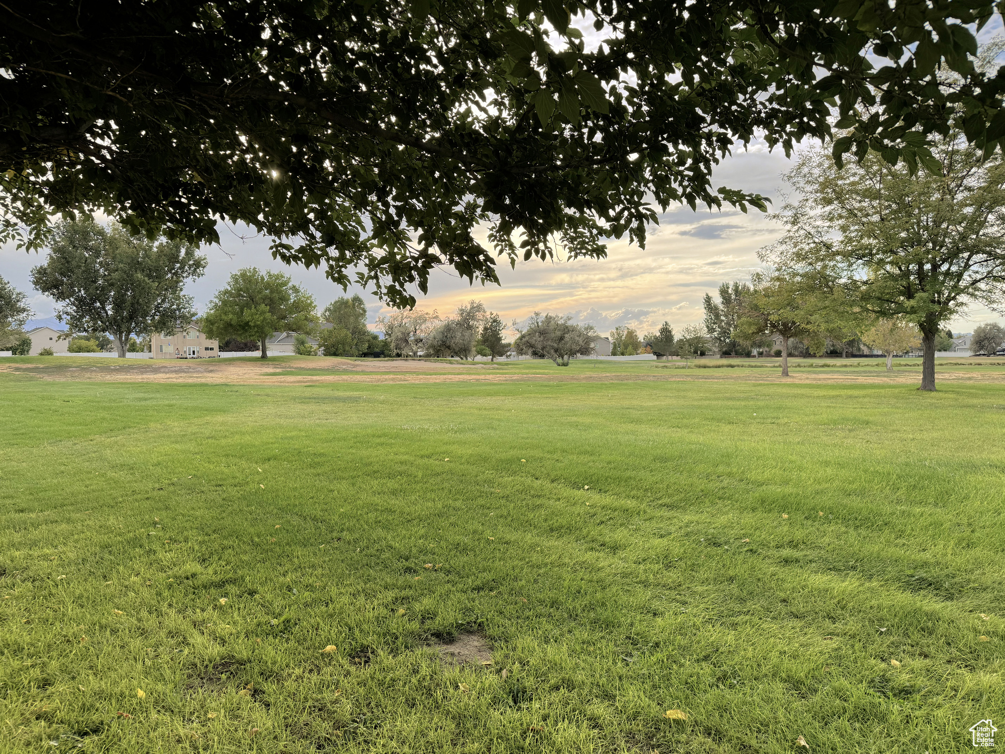 57 FAIRWAY DR