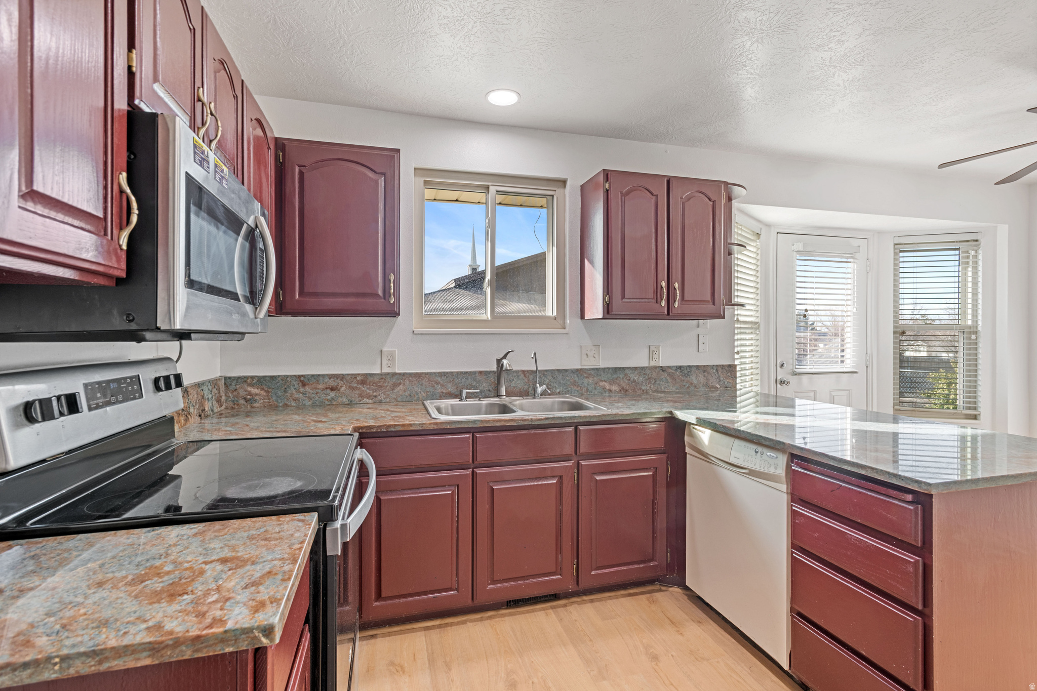 BROOKFIELD - Residential