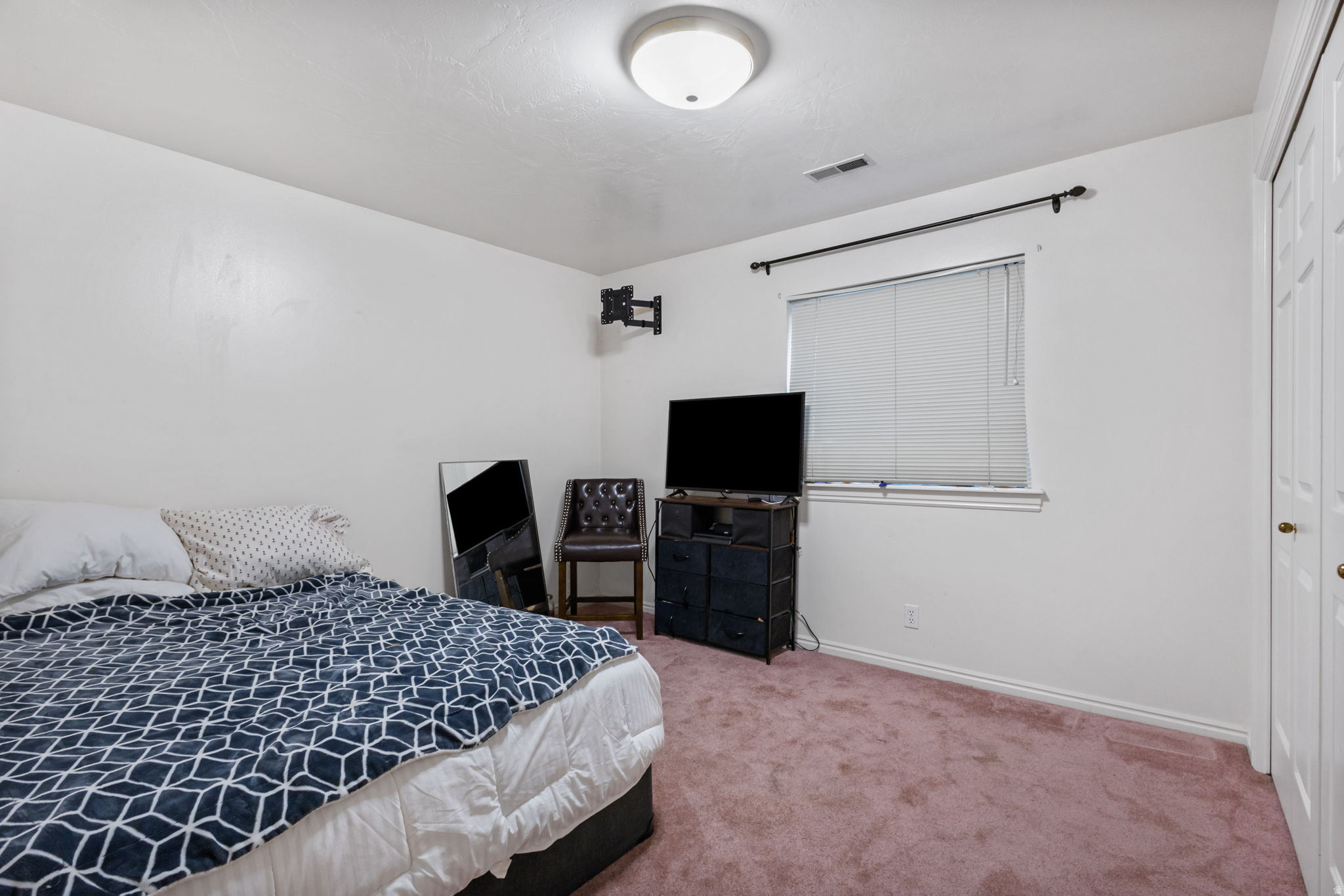 COUNTRY SIDE - Residential Income