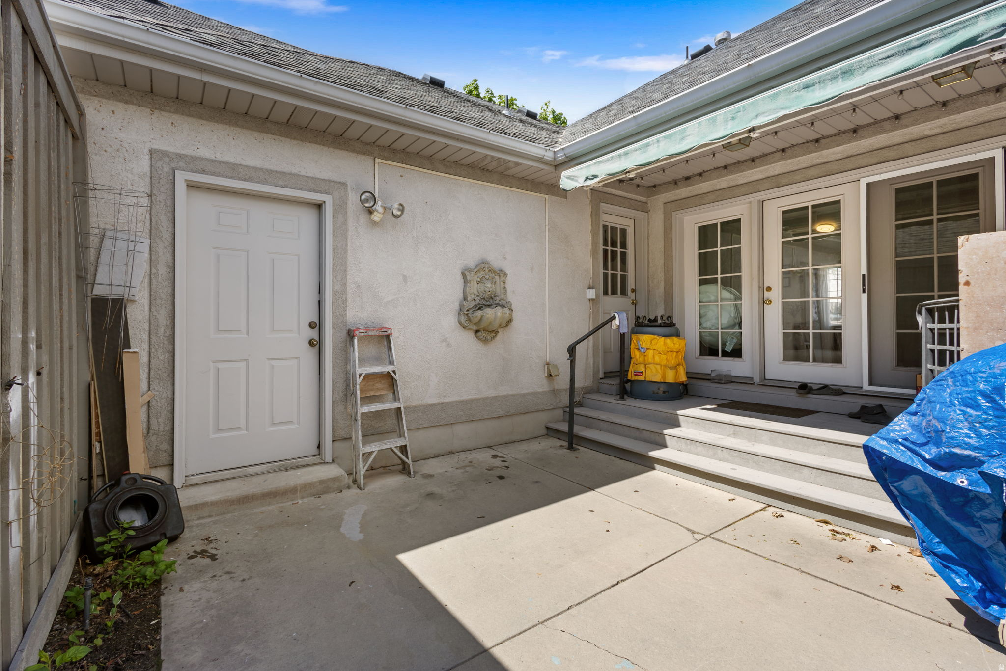 COUNTRY SIDE - Residential Income