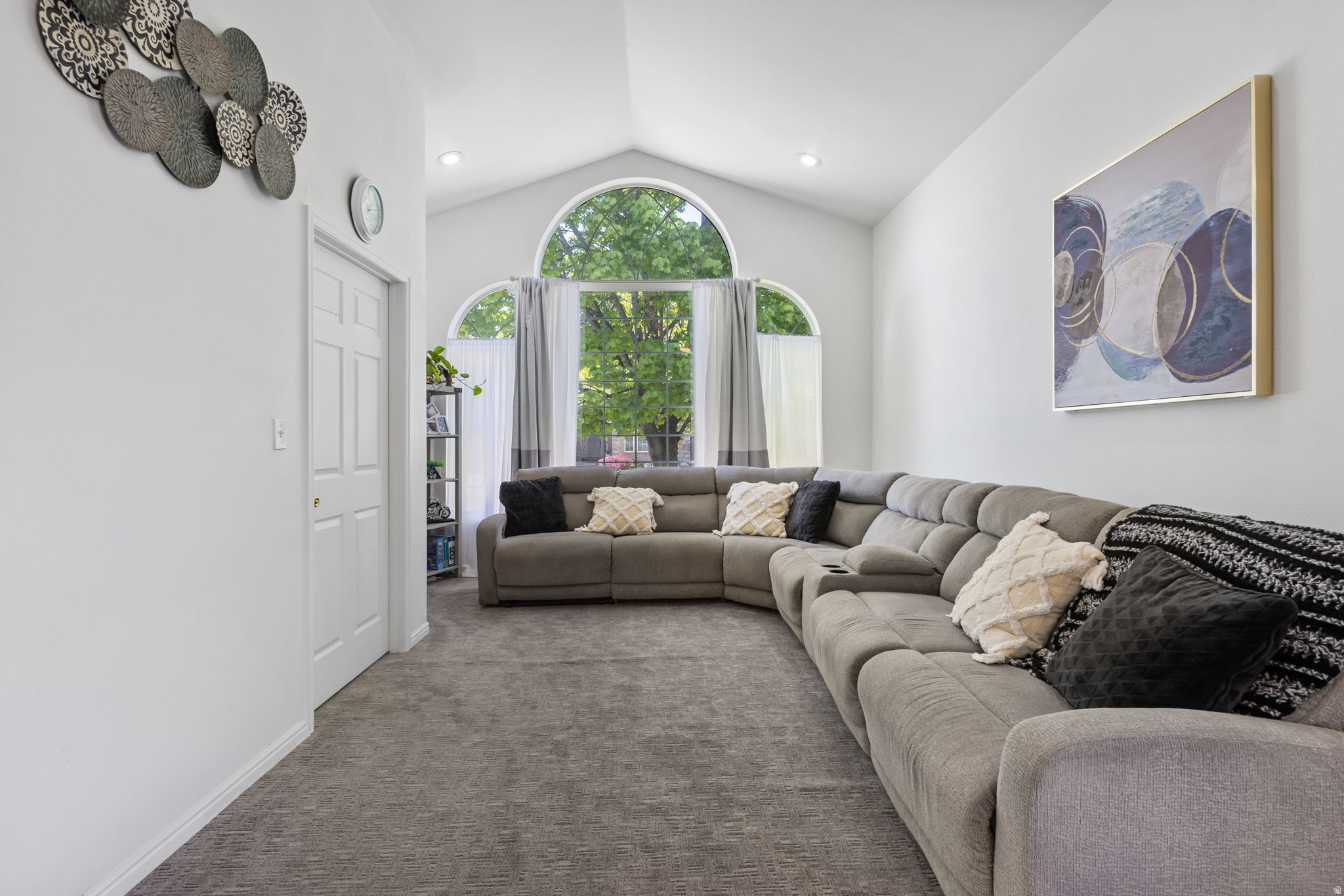 COUNTRY SIDE - Residential Income