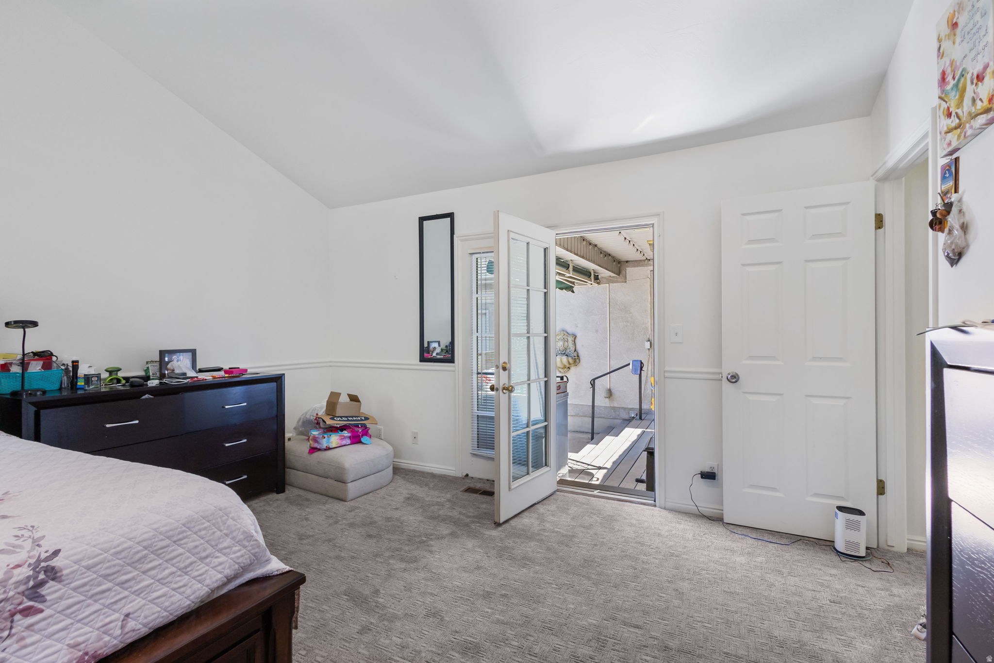 COUNTRY SIDE - Residential Income