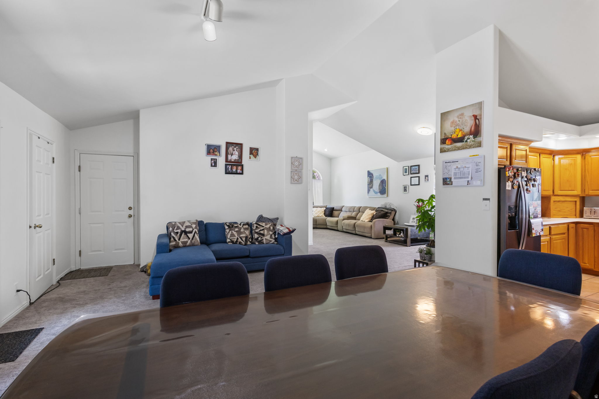 COUNTRY SIDE - Residential Income