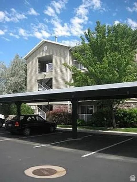 Photo of 3750 S CARLISLE PL W #1, South Salt Lake, UT 84119 (MLS # 2131981)