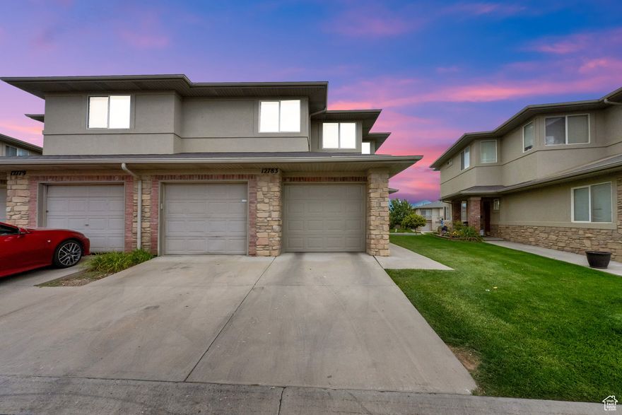 Stunning, priced to move townhome! Don't miss out it's going to go fast!!!! Large 2 car garage, open floor plan with kitchen, dinning and front room that all flow together. Laundry room on the main floor. Walk up stairs to 4 bedrooms (4th bedroom does not have a closet, but is massive and covers over both garages and can be a family room/ rec room or bedroom) this is a must see!