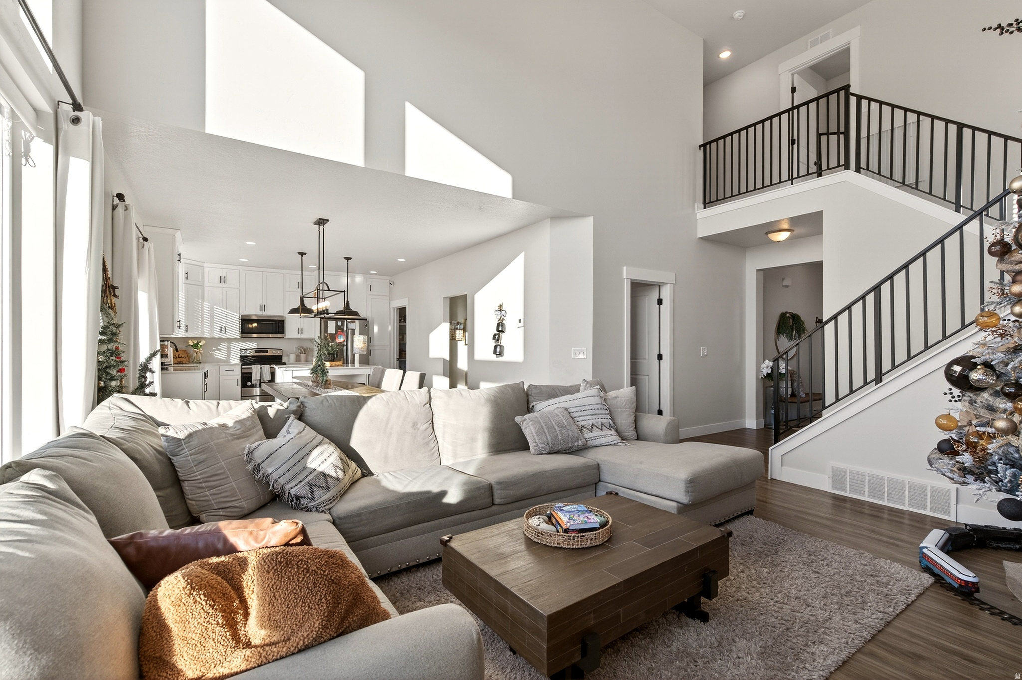 EAGLE POINT - Residential