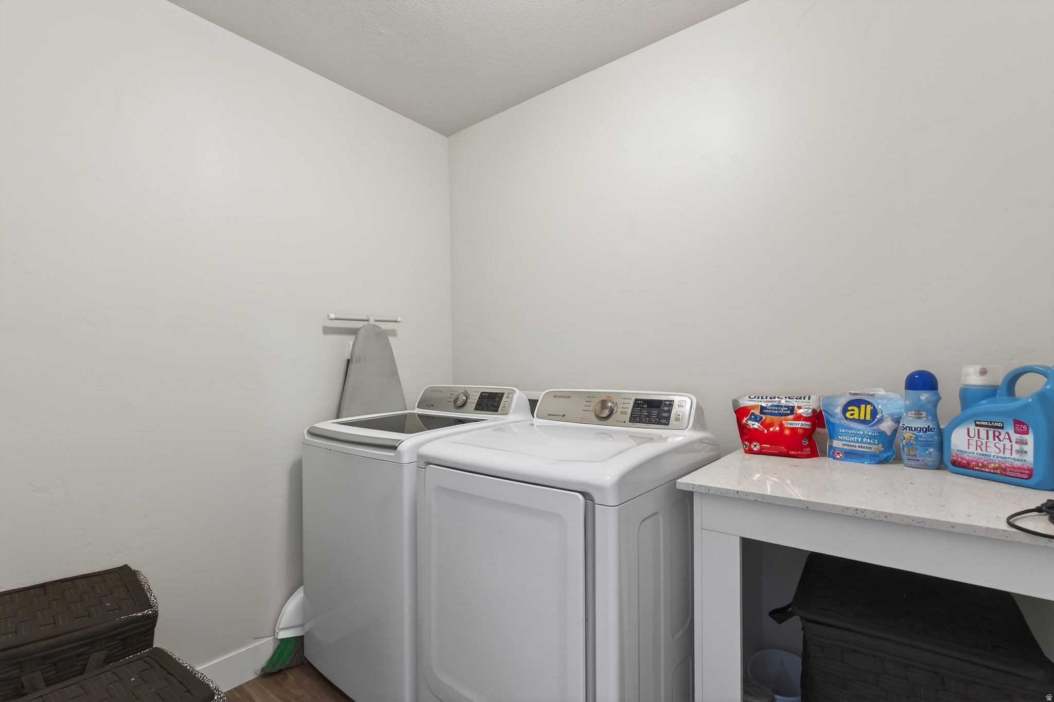 EAGLE POINT - Residential