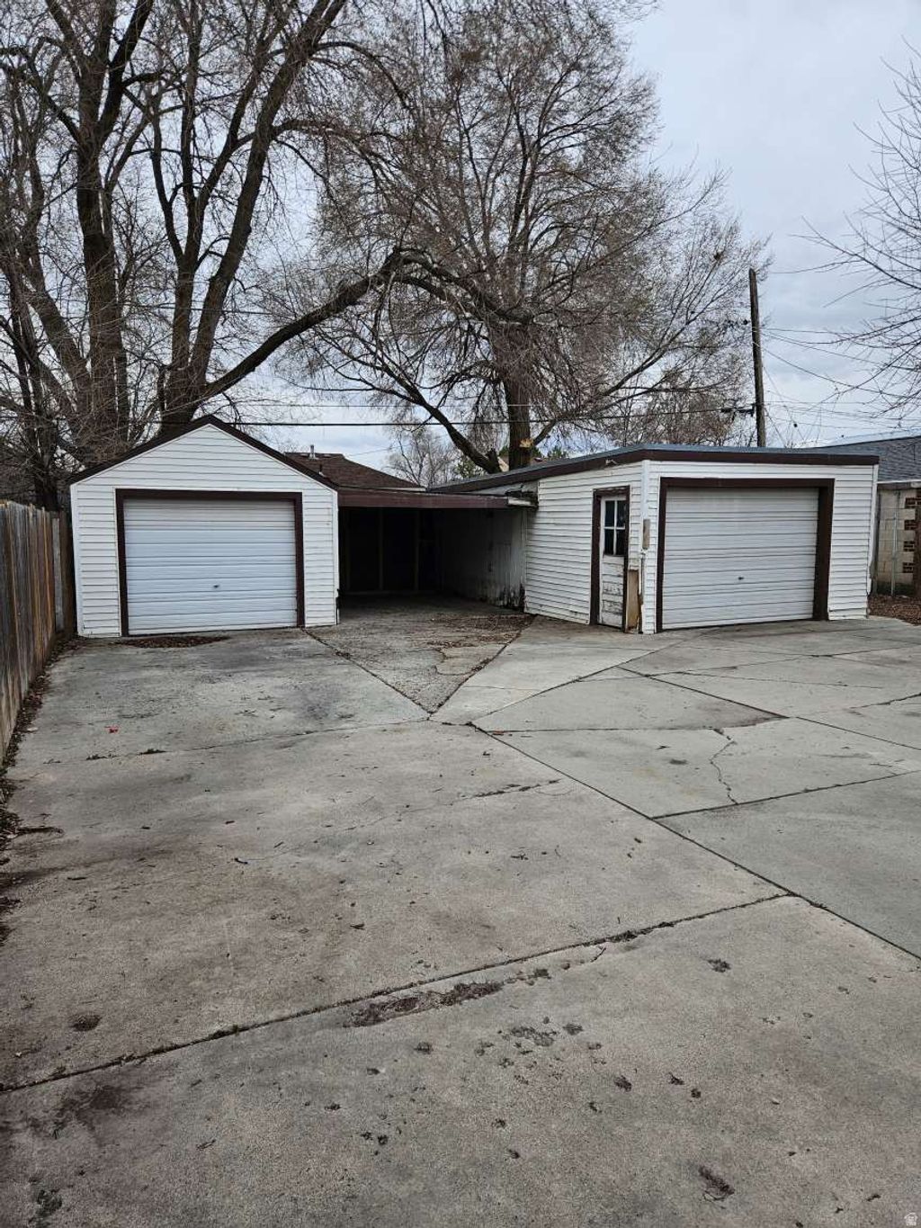 Photo of 42 E SUNSET AVE, South Salt Lake, UT 84115 (MLS # 2142709)