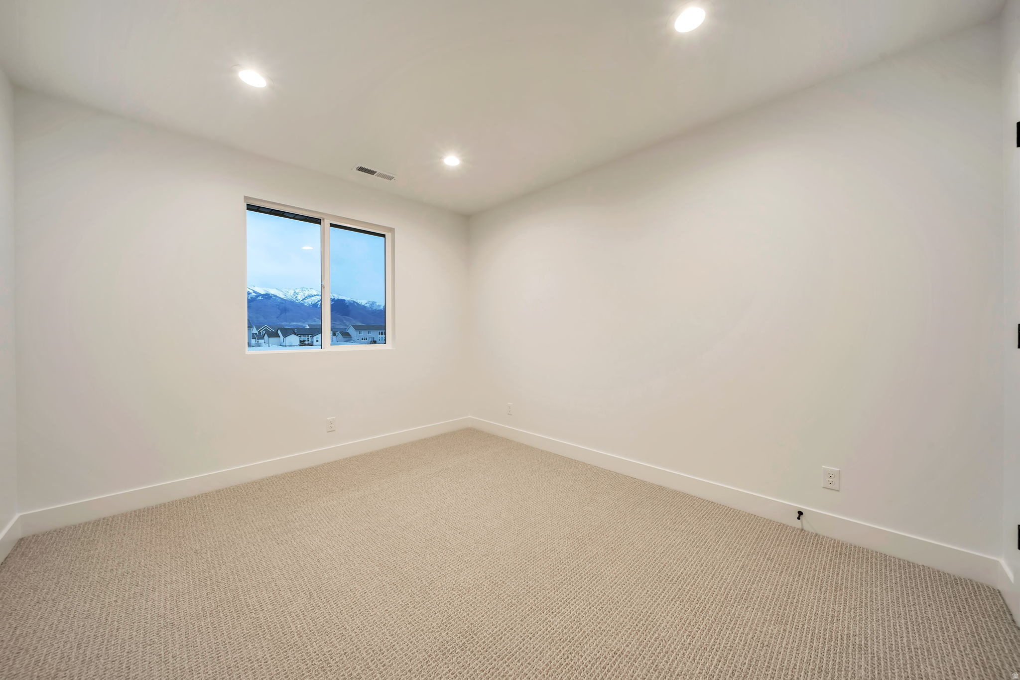 AMBER FIELDS - Residential