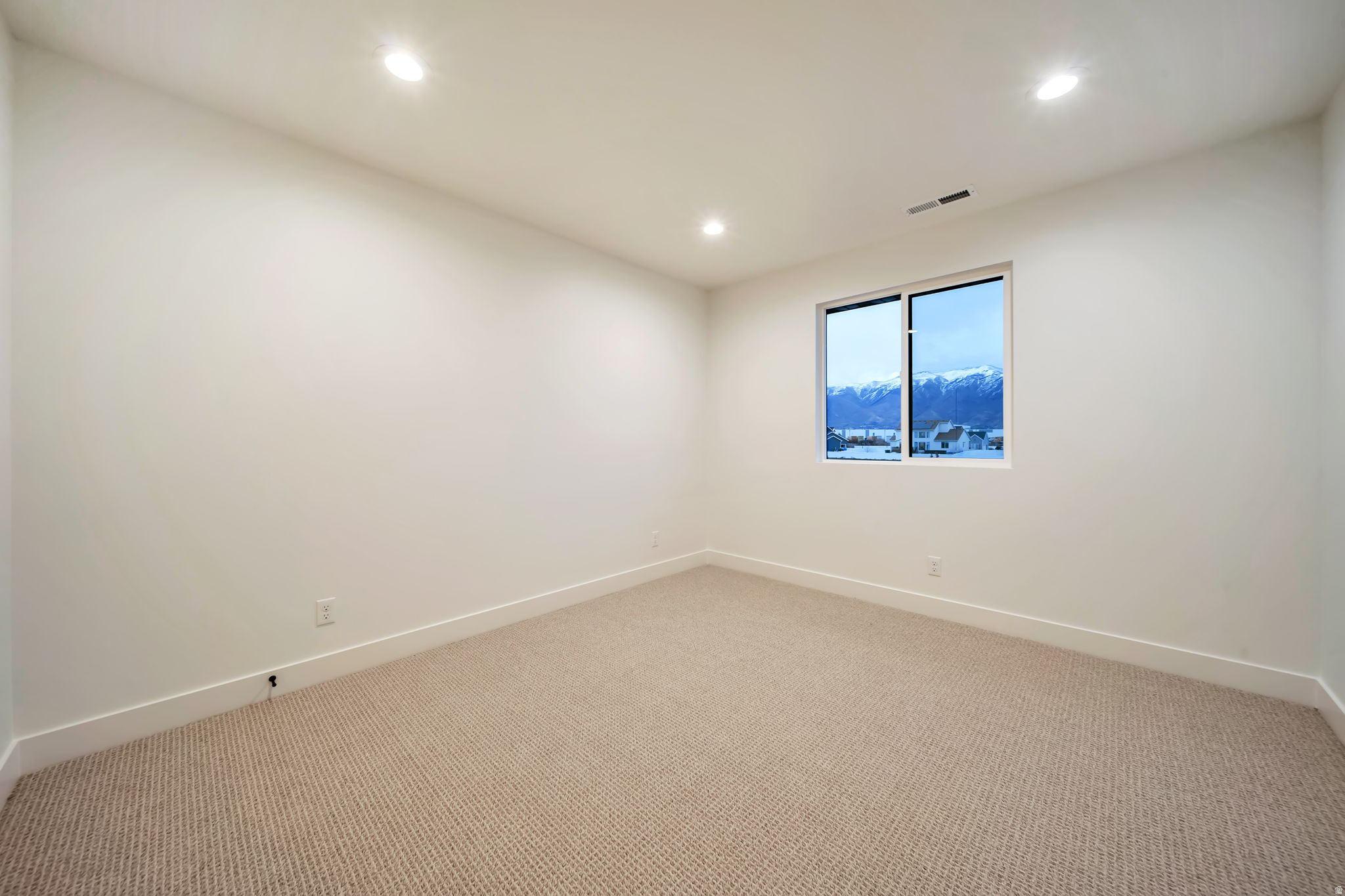 AMBER FIELDS - Residential