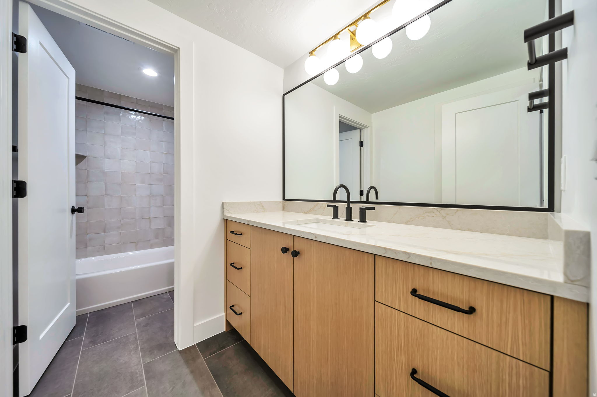 AMBER FIELDS - Residential