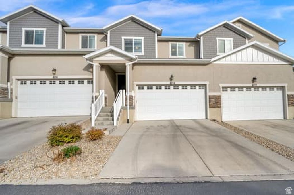 Photo of 4174 W SHADE HILL LN, Herriman, UT 84096 (MLS # 2150978)